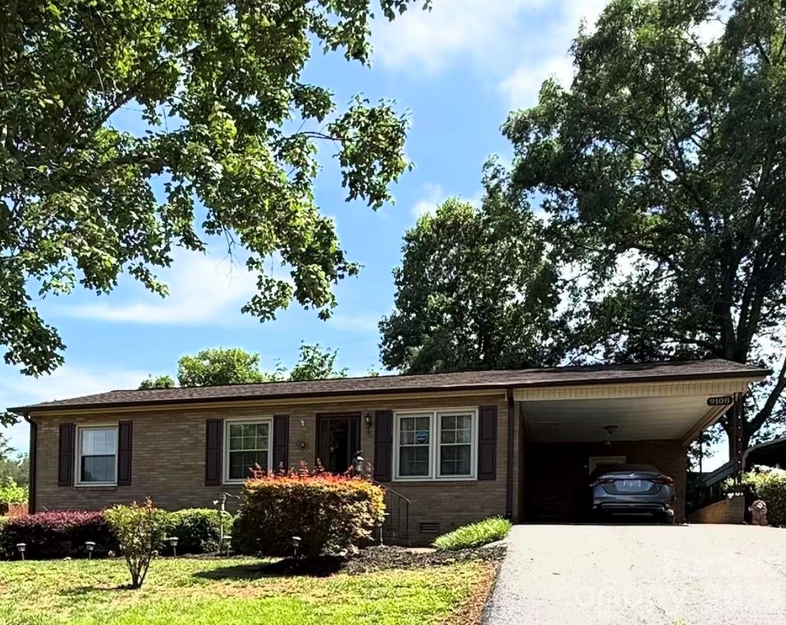 9108 Wilson Heights Avenue — Hildebran