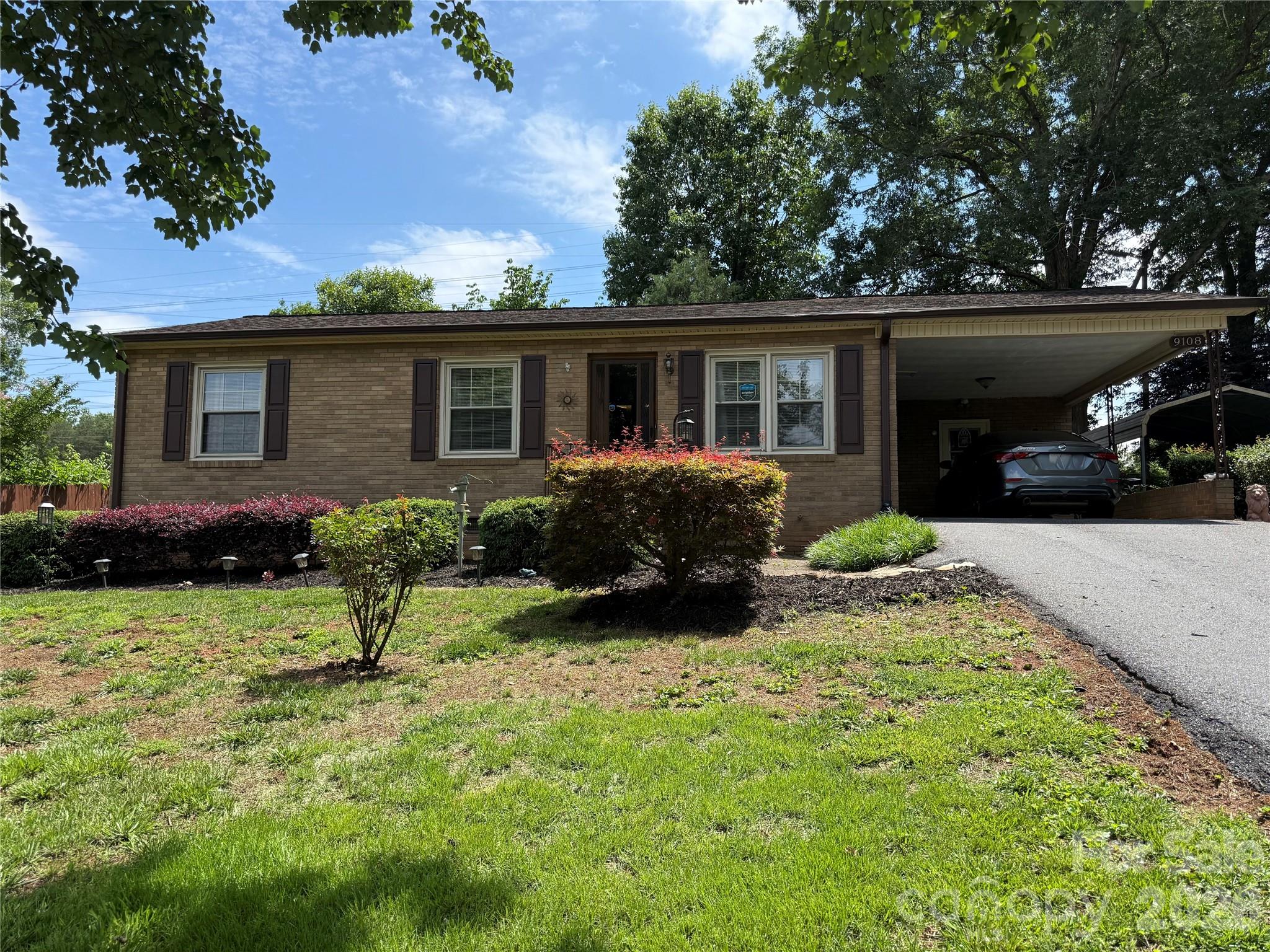 9108 Wilson Heights Avenue — Hildebran