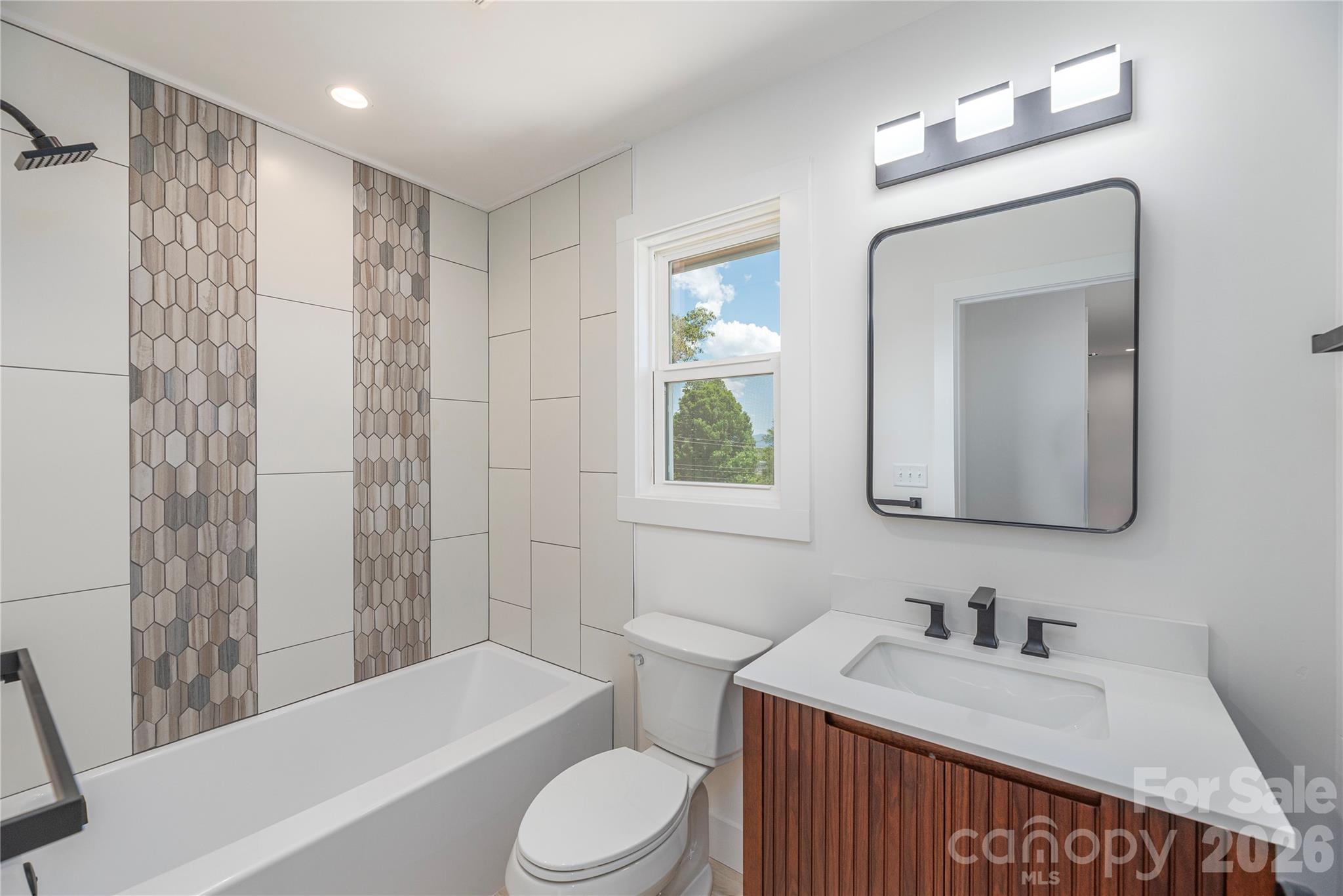 32 Oak Hill Road — Candler