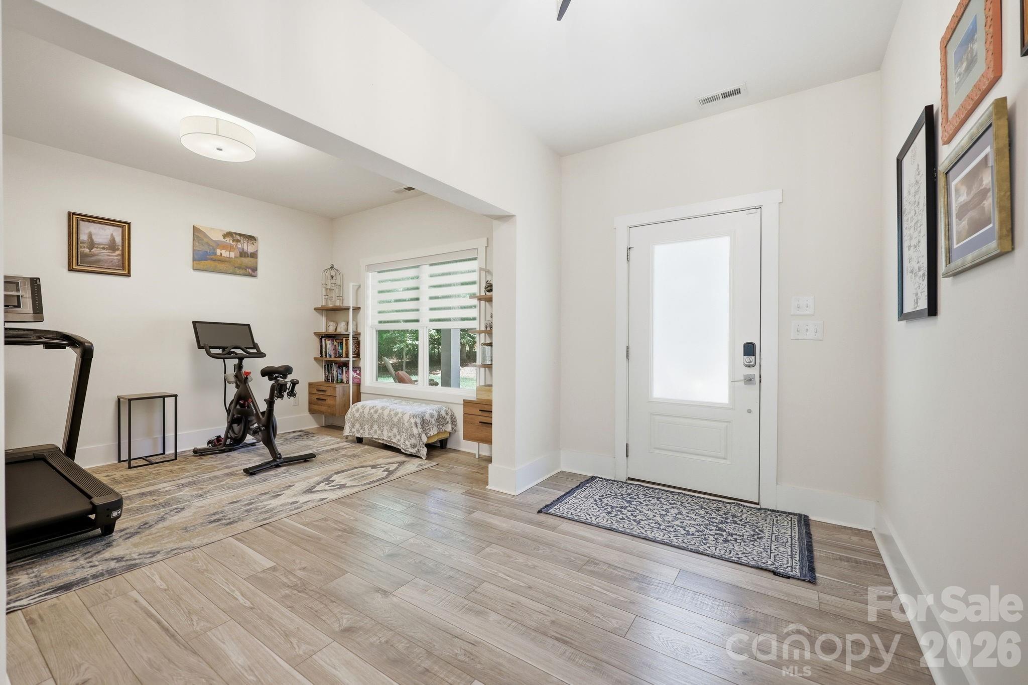 203 Spinnaker Court #104 — Lexington