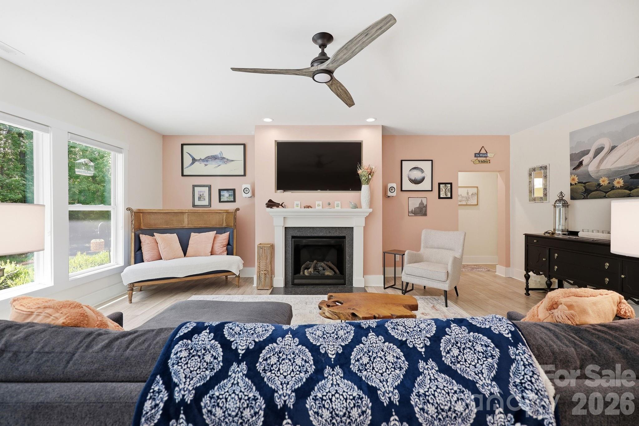 203 Spinnaker Court #104 — Lexington