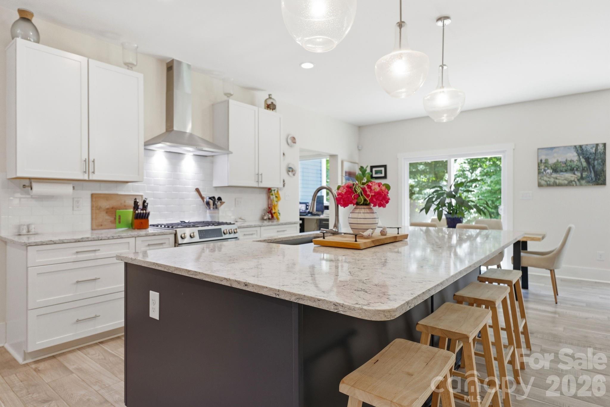 203 Spinnaker Court #104 — Lexington