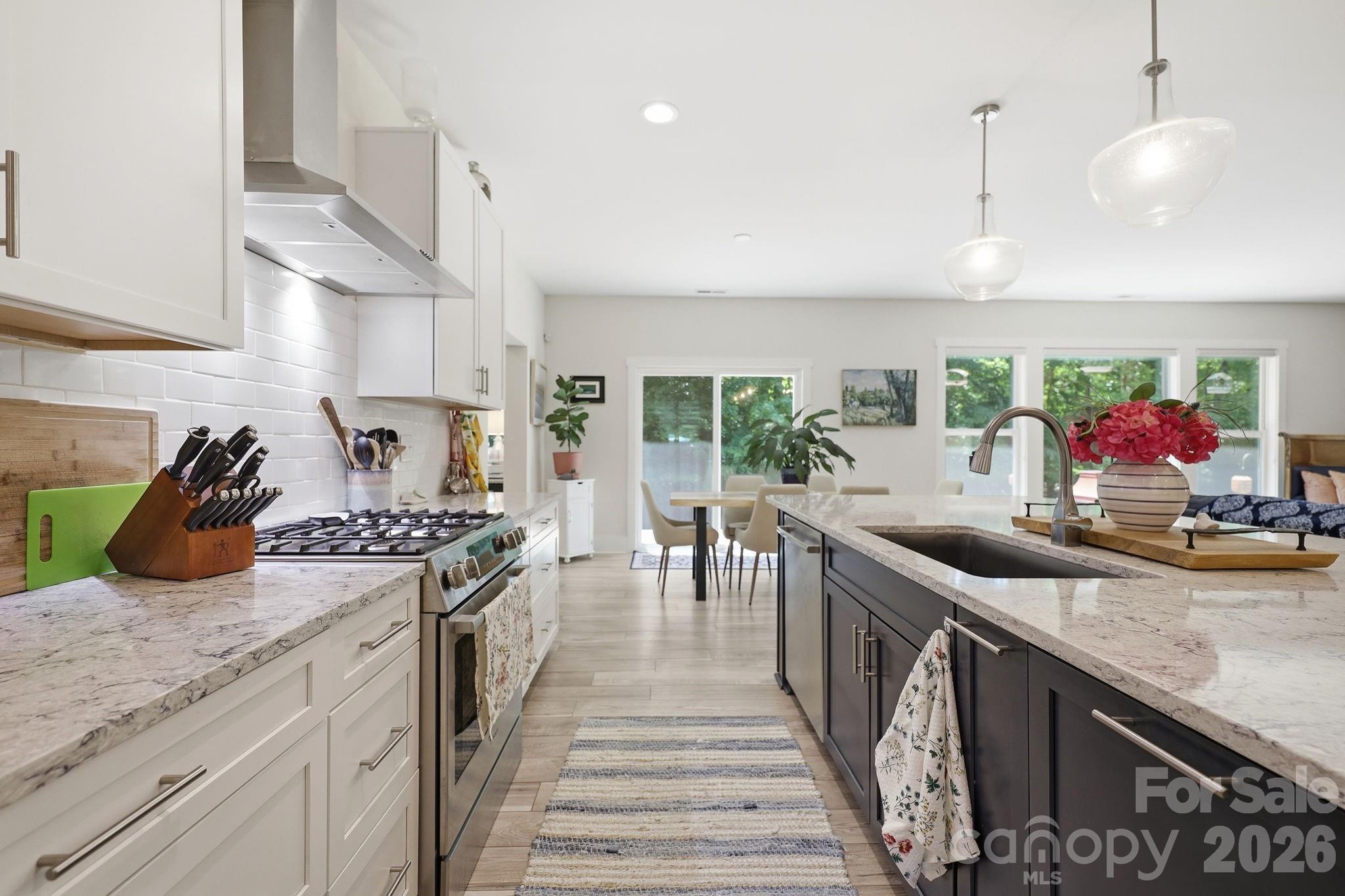 203 Spinnaker Court #104 — Lexington