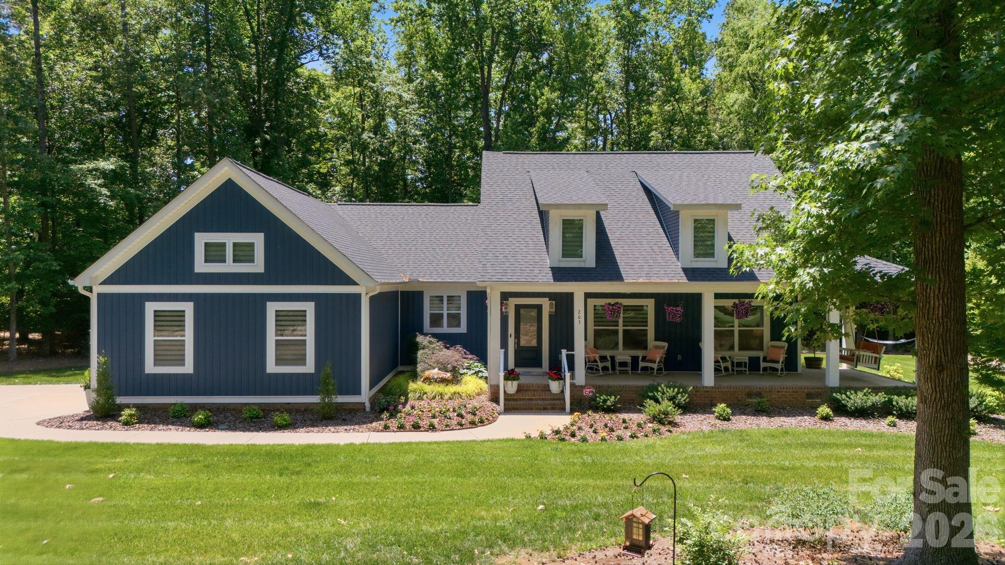 203 Spinnaker Court #104 — Lexington