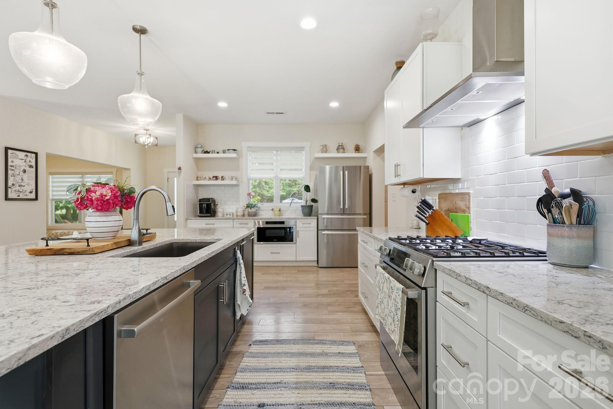 203 Spinnaker Court #104 — Lexington