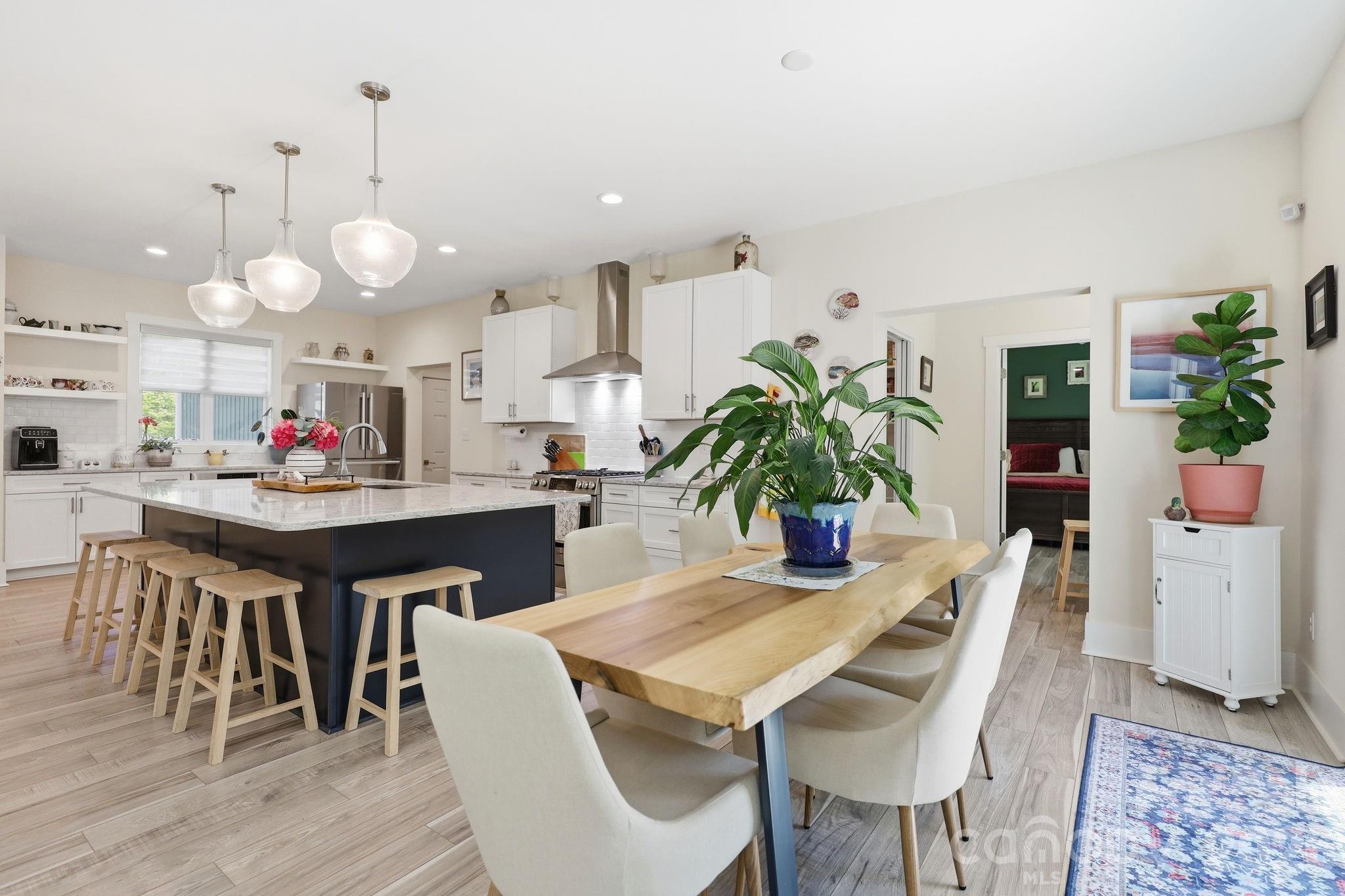 203 Spinnaker Court #104 — Lexington