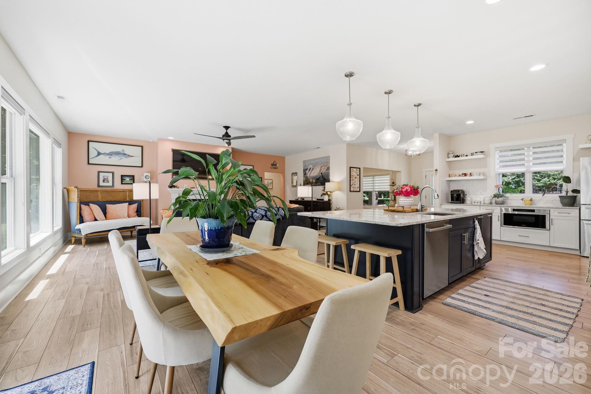 203 Spinnaker Court #104 — Lexington