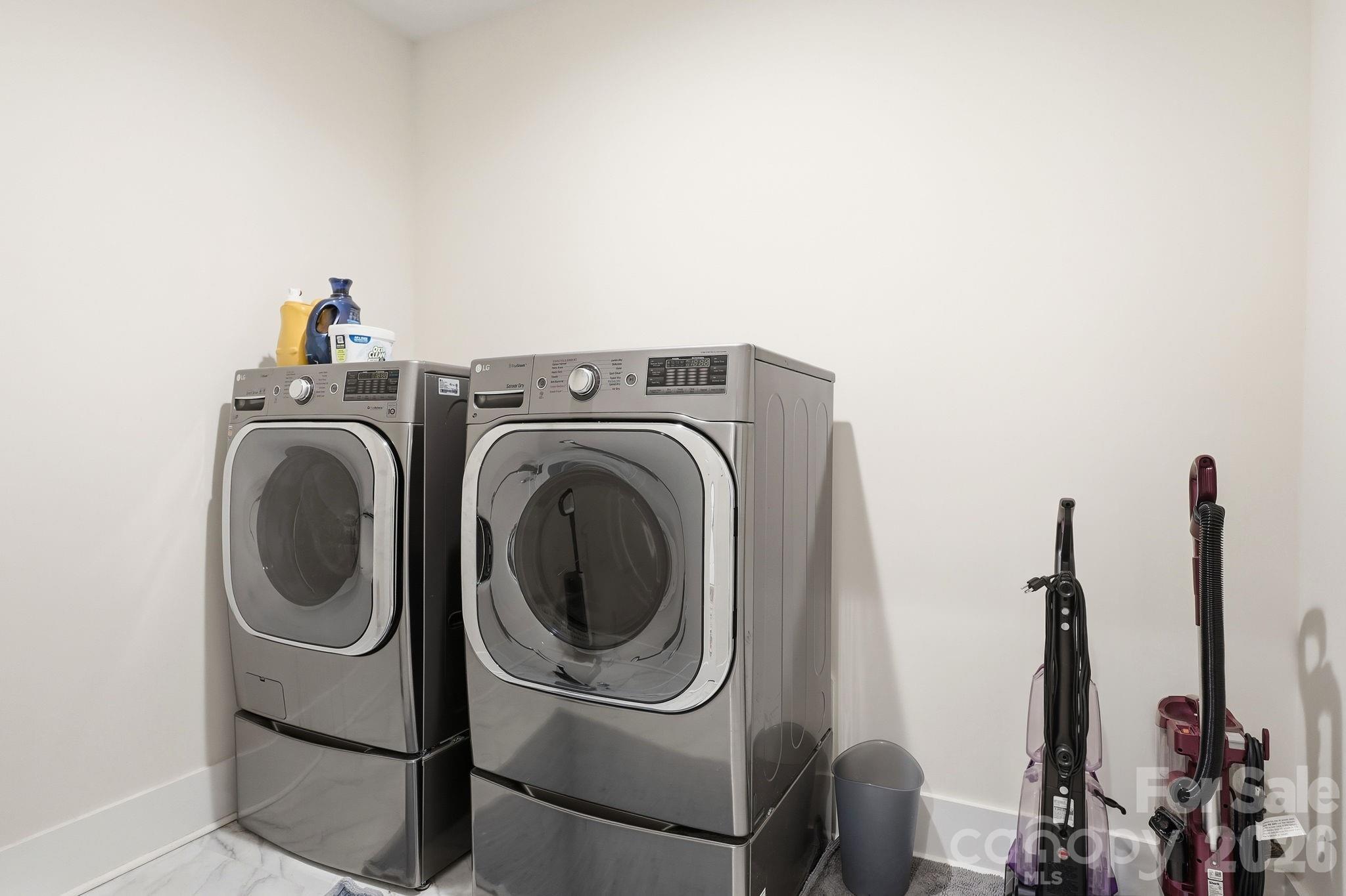 203 Spinnaker Court #104 — Lexington