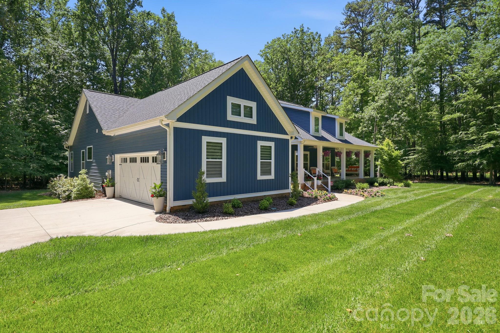 203 Spinnaker Court #104 — Lexington
