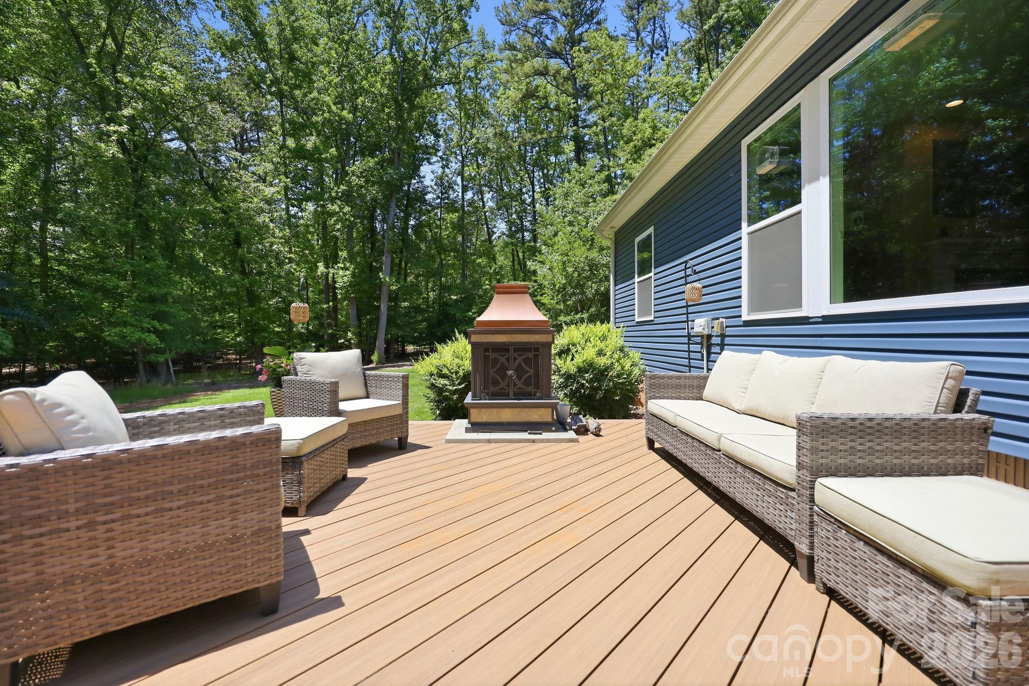 203 Spinnaker Court #104 — Lexington