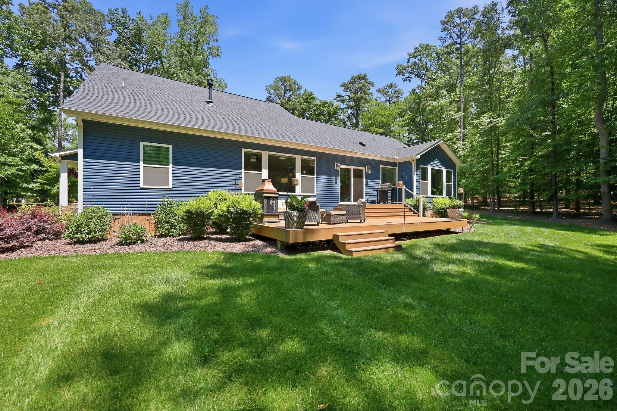 203 Spinnaker Court #104 — Lexington