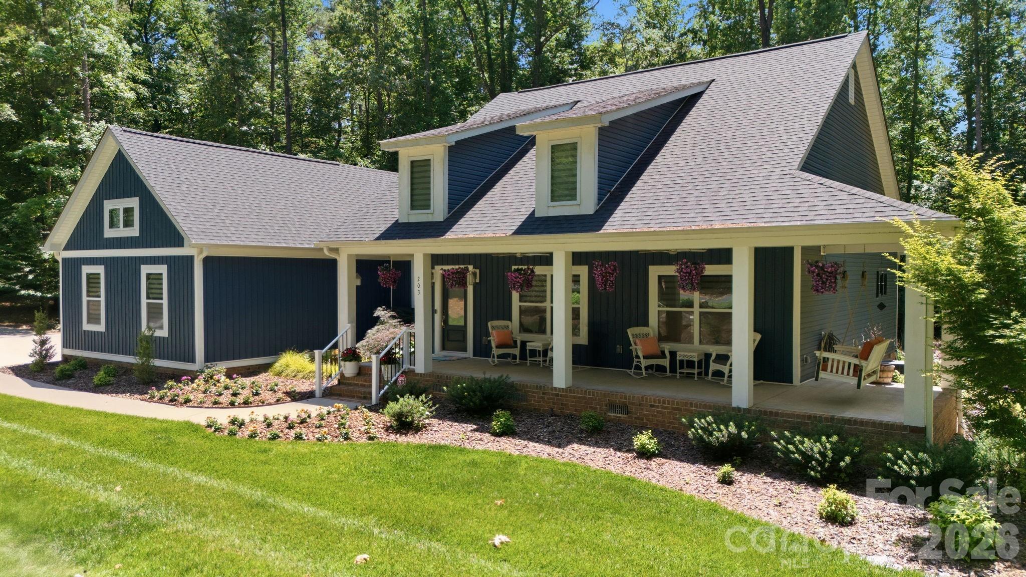 203 Spinnaker Court #104 — Lexington
