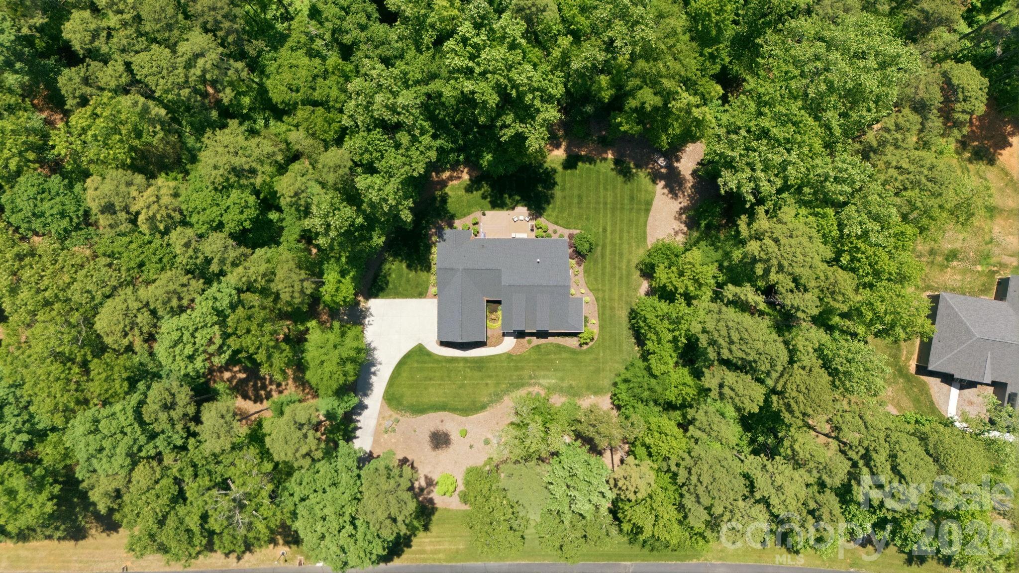 203 Spinnaker Court #104 — Lexington
