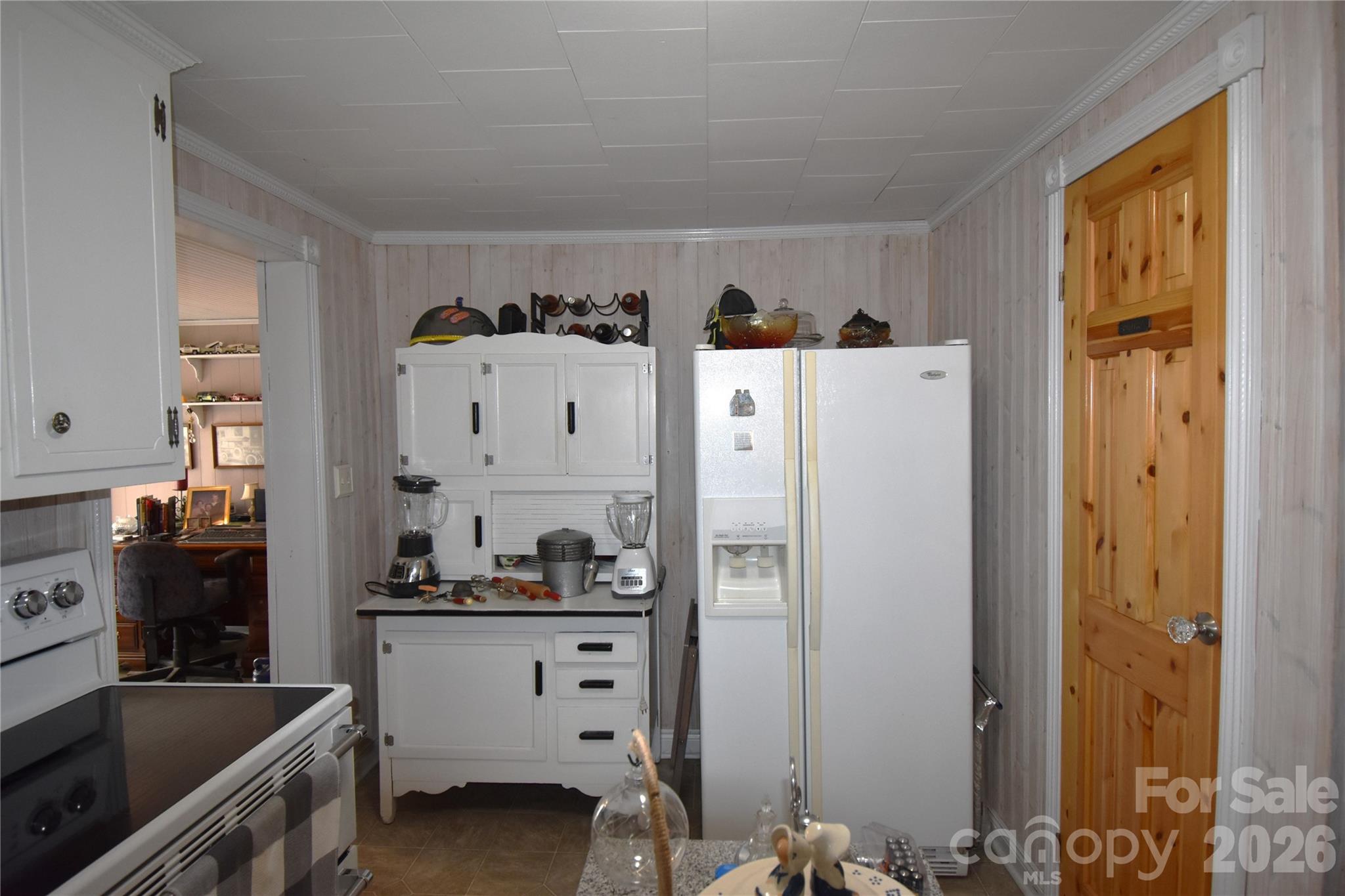 212 Sharon Avenue NW — Lenoir