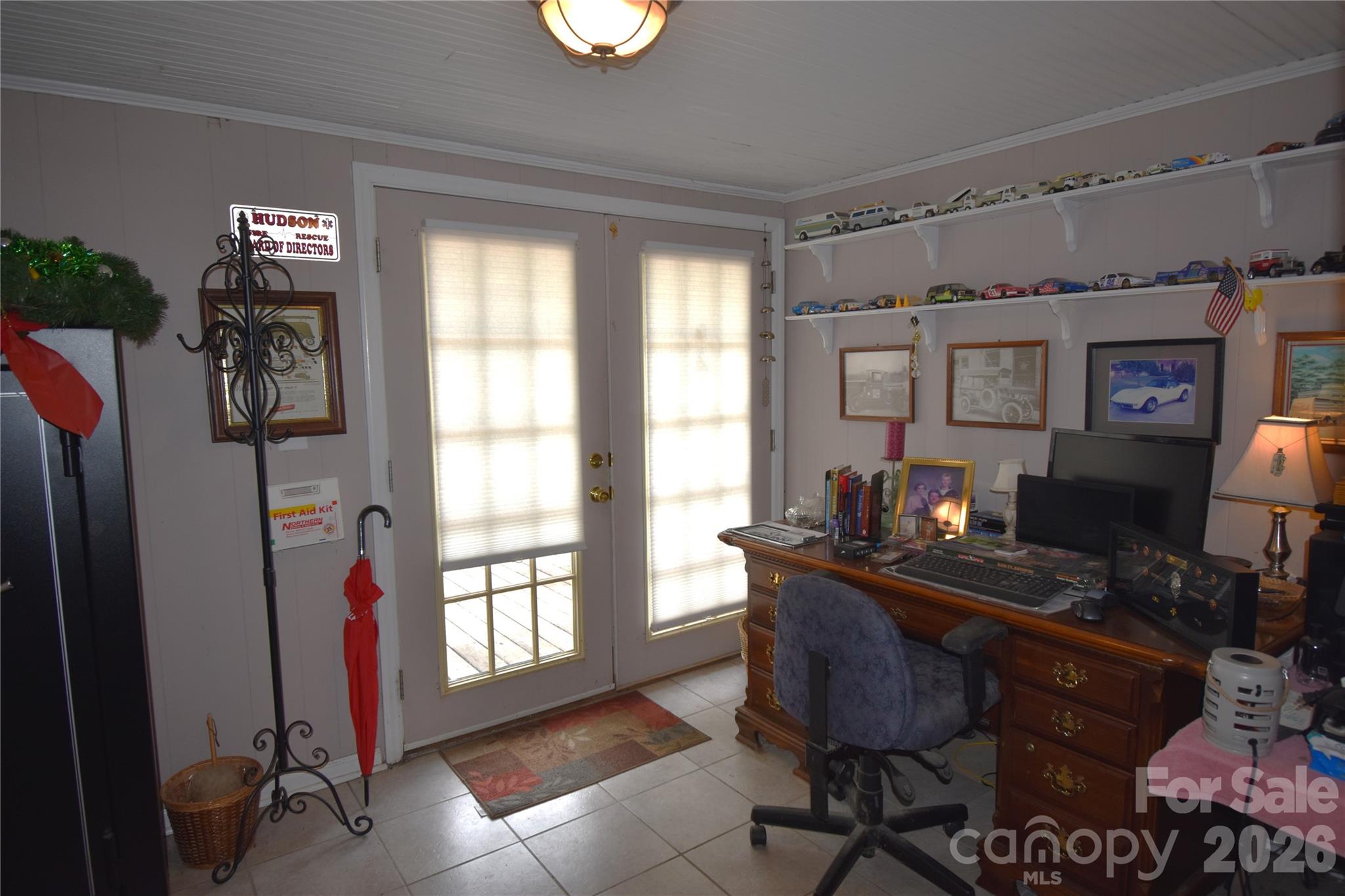 212 Sharon Avenue NW — Lenoir