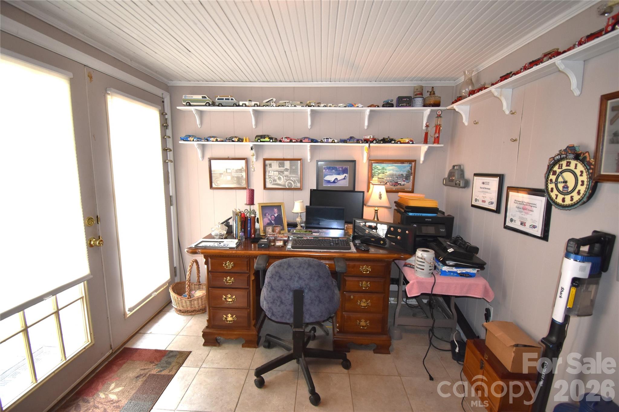 212 Sharon Avenue NW — Lenoir