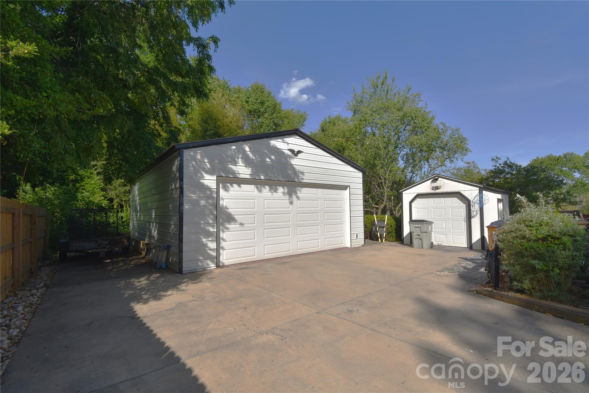 212 Sharon Avenue NW — Lenoir