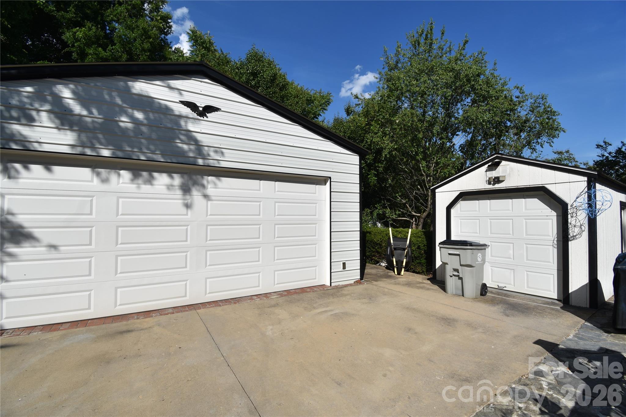 212 Sharon Avenue NW — Lenoir