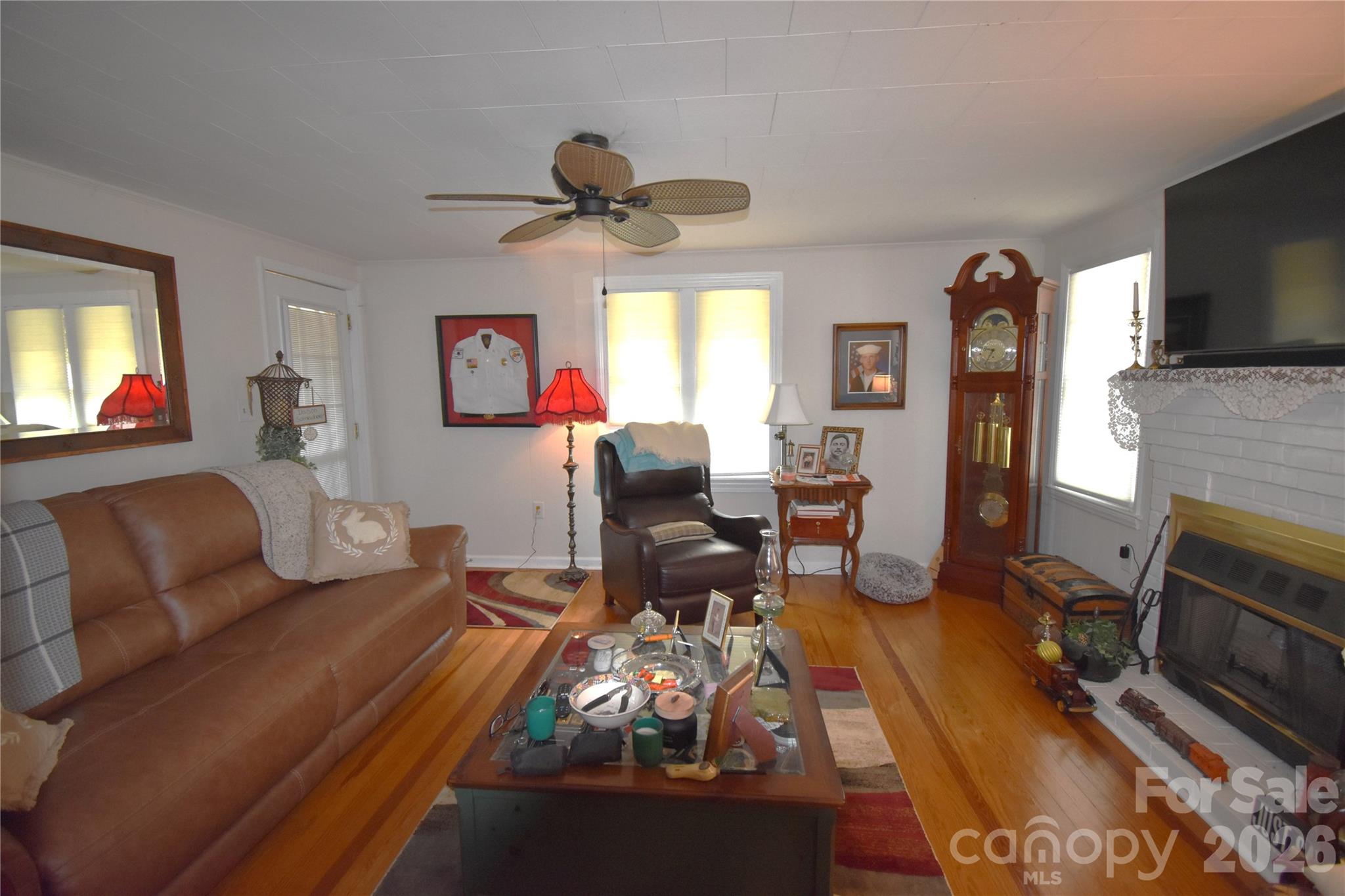 212 Sharon Avenue NW — Lenoir