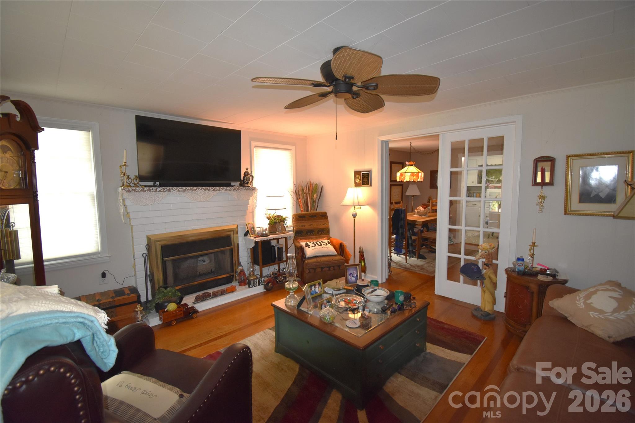 212 Sharon Avenue NW — Lenoir