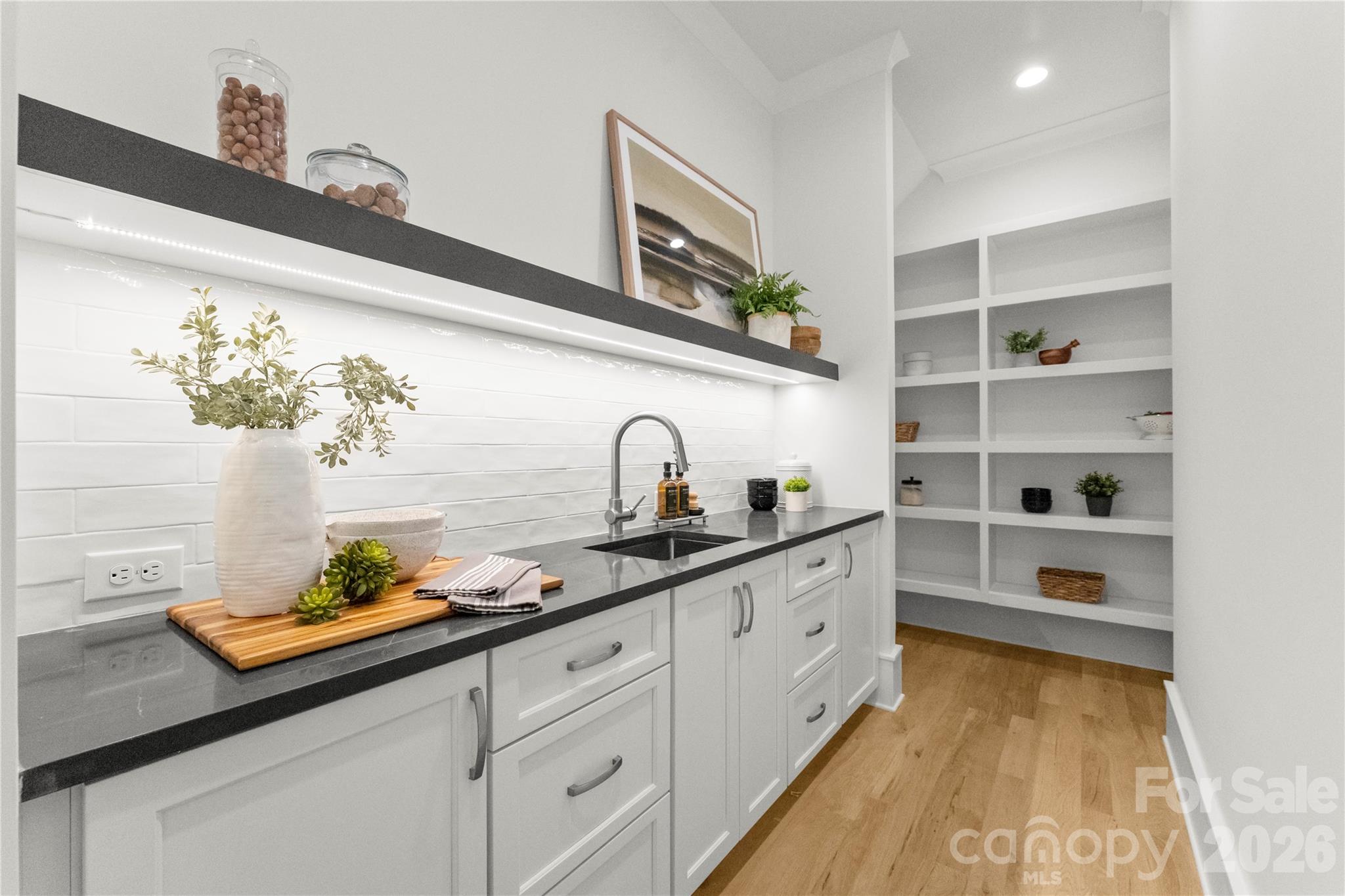 4142 Pineview Road — Charlotte