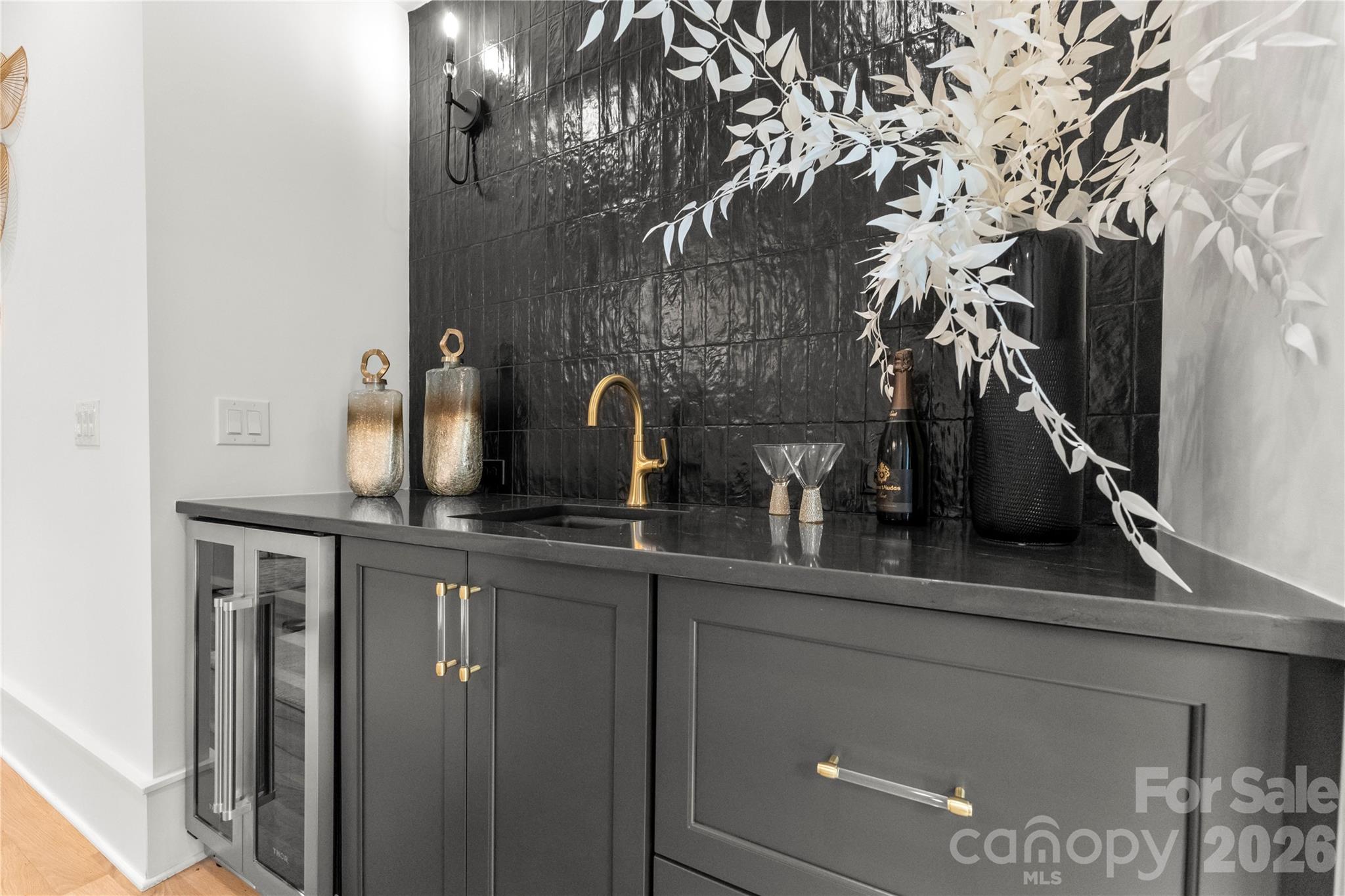 4142 Pineview Road — Charlotte