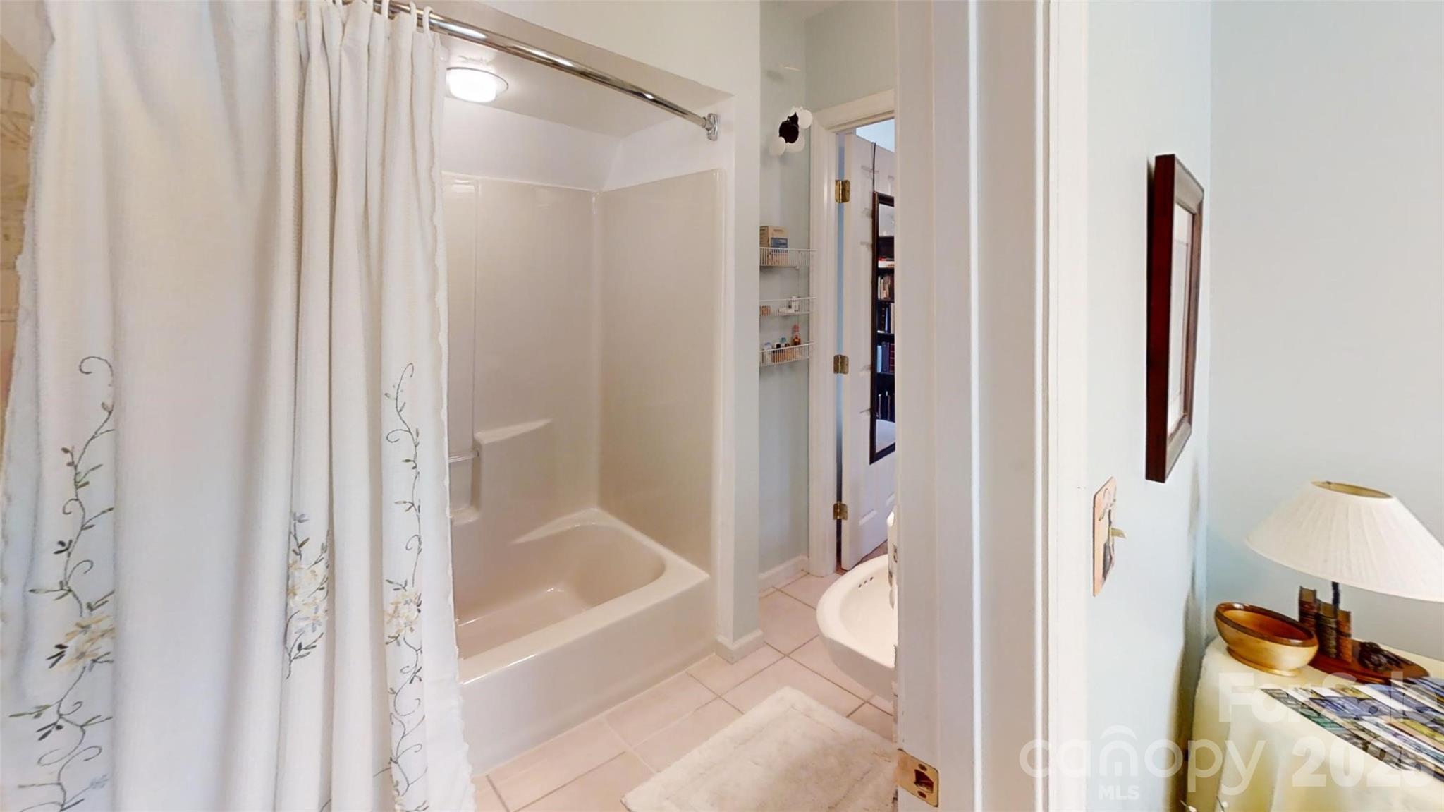518 Forest Ridge Drive — Mars Hill