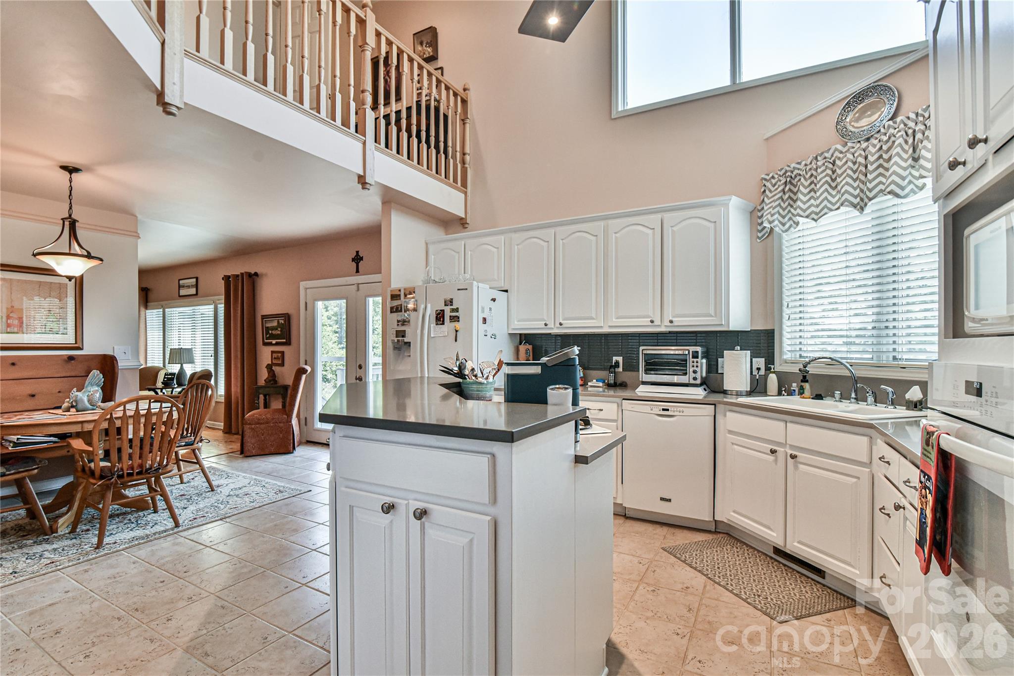 518 Forest Ridge Drive — Mars Hill