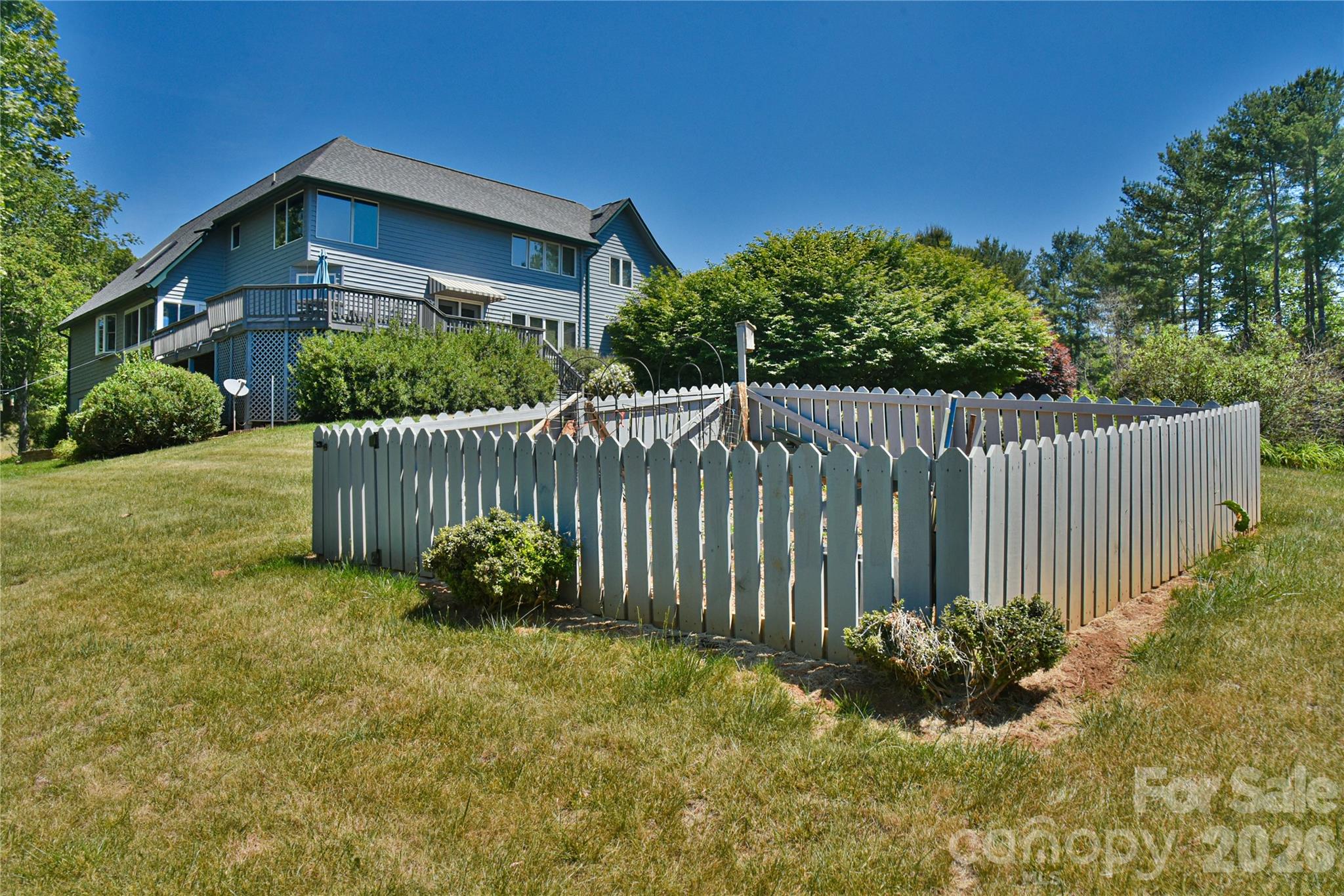 518 Forest Ridge Drive — Mars Hill