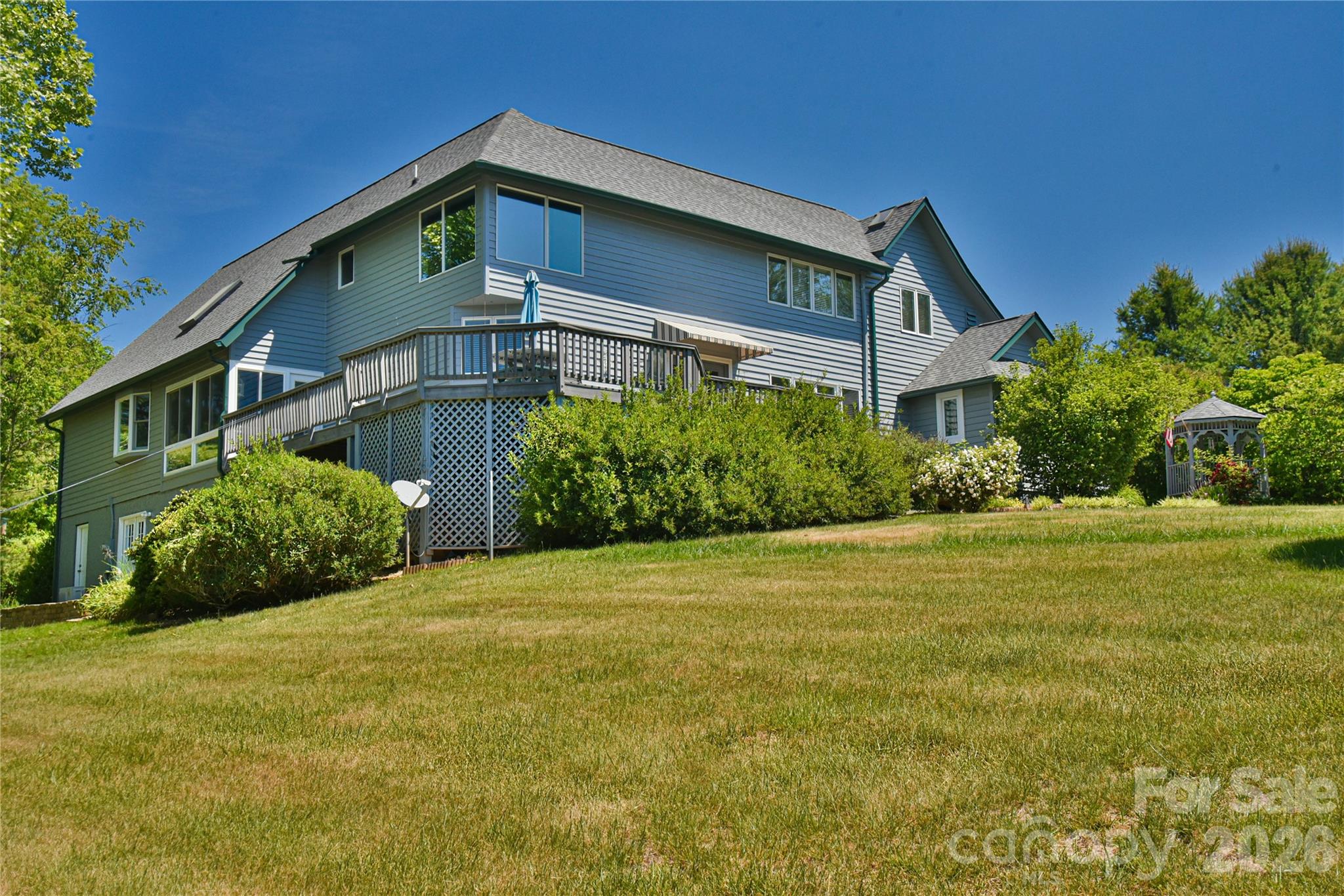518 Forest Ridge Drive — Mars Hill