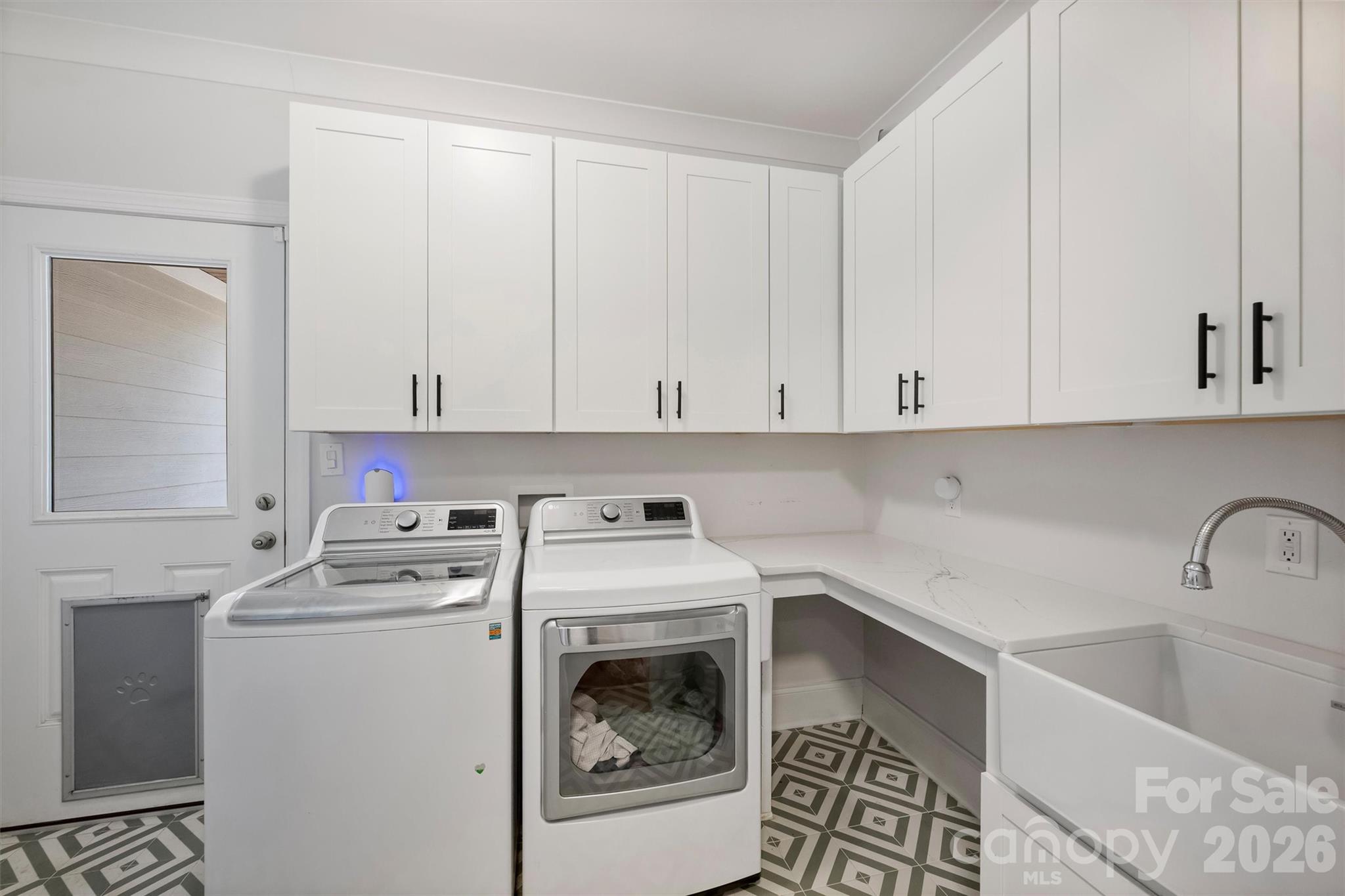237 Hunter Lane — Charlotte