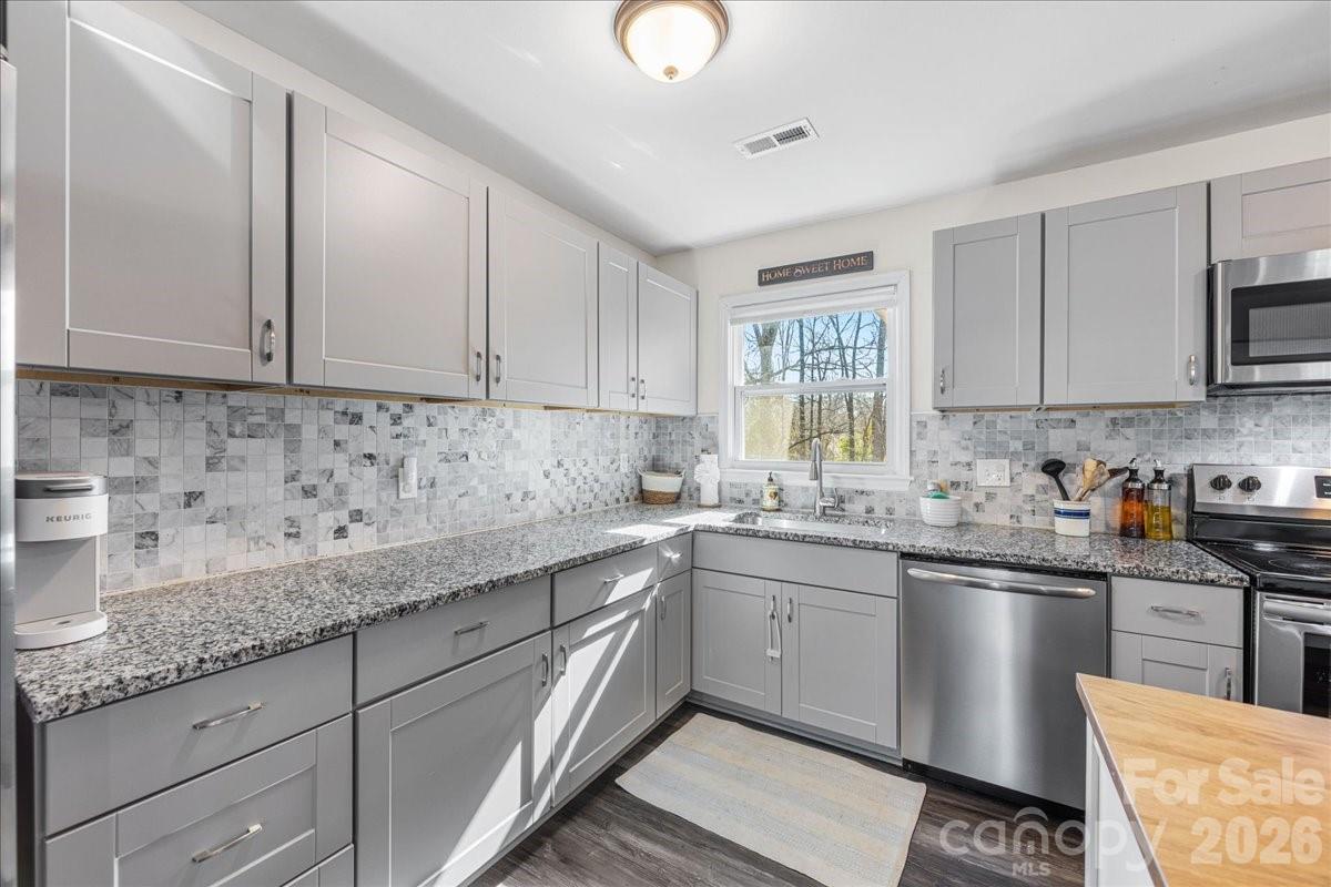 4914 Glenbrier Drive — Charlotte