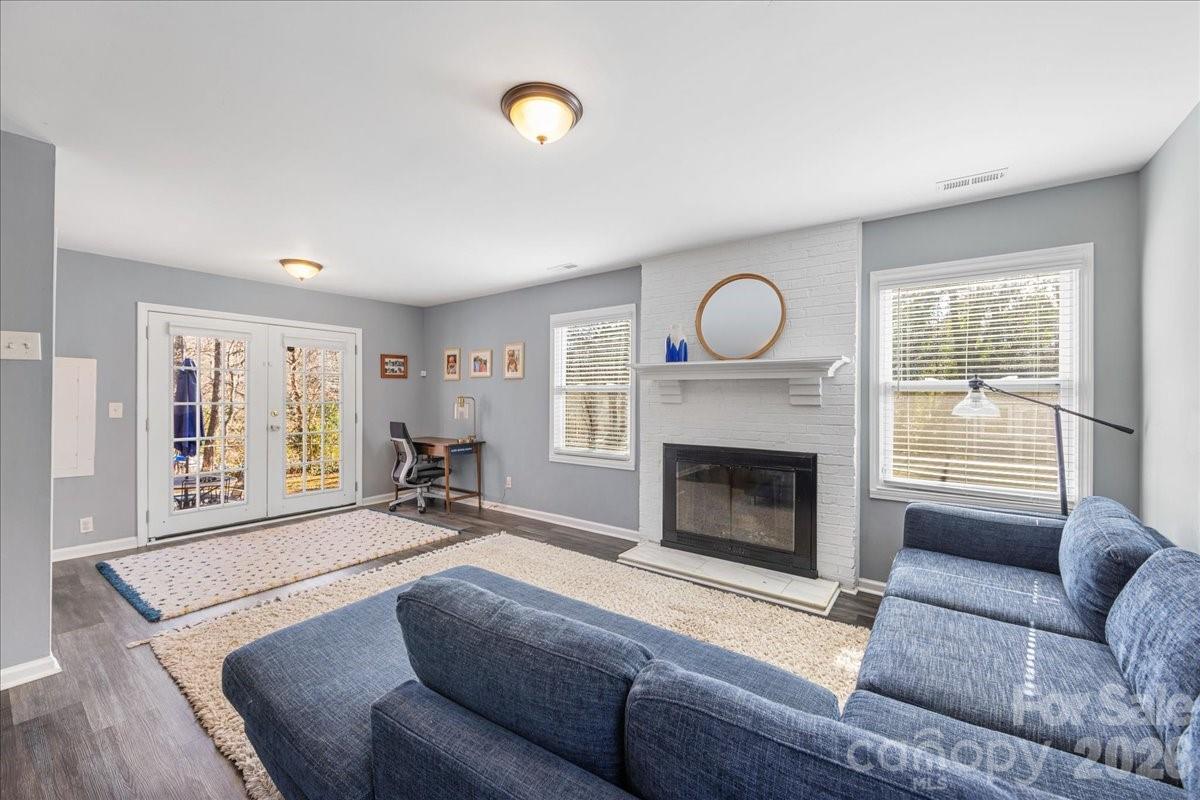 4914 Glenbrier Drive — Charlotte