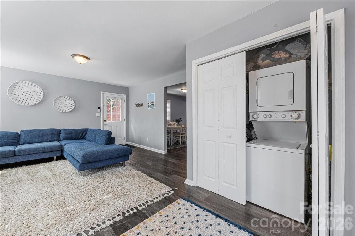 4914 Glenbrier Drive — Charlotte