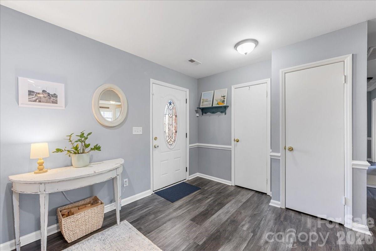 4914 Glenbrier Drive — Charlotte