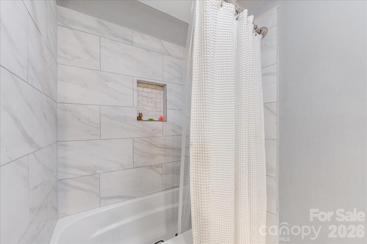 4914 Glenbrier Drive — Charlotte