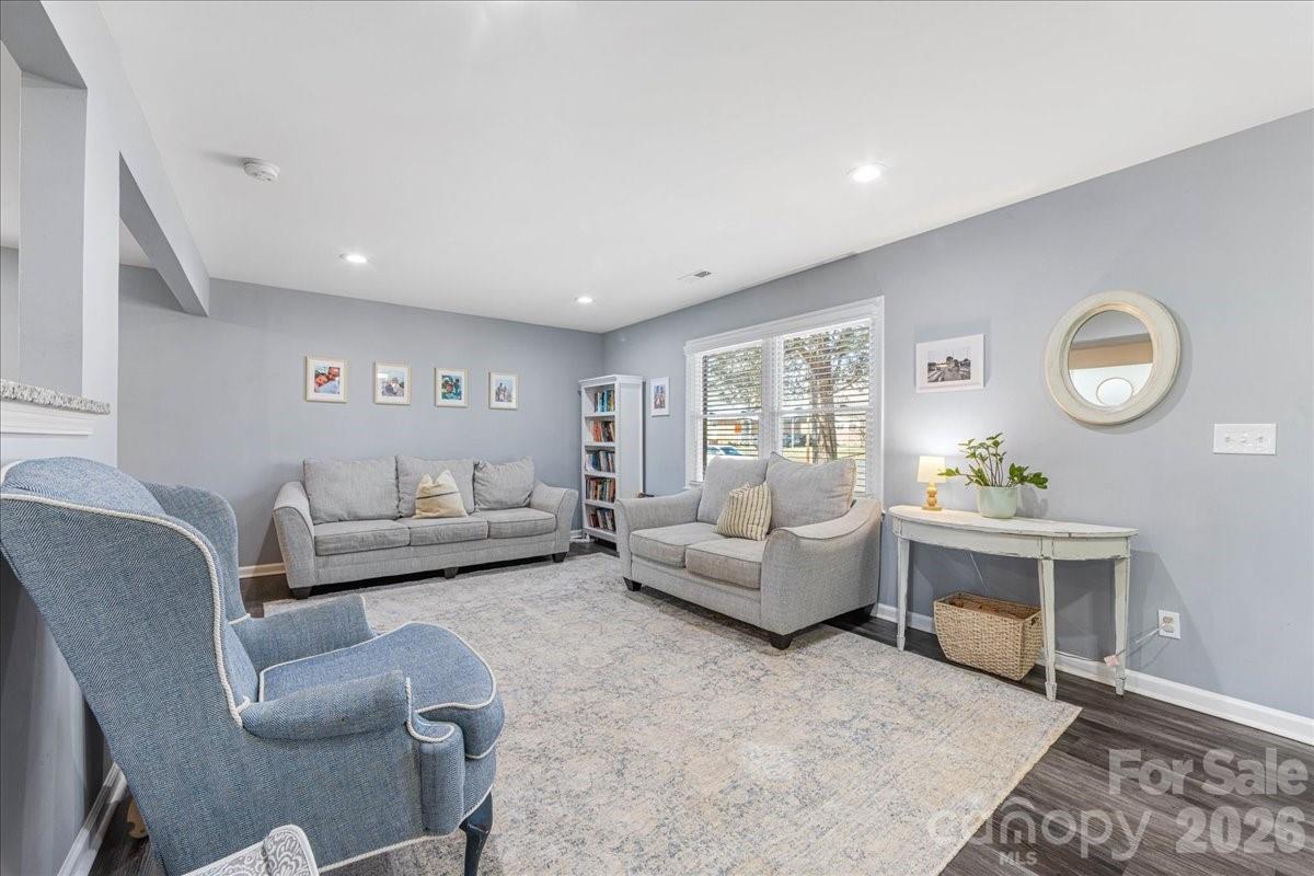 4914 Glenbrier Drive — Charlotte