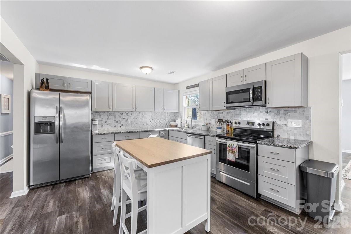 4914 Glenbrier Drive — Charlotte