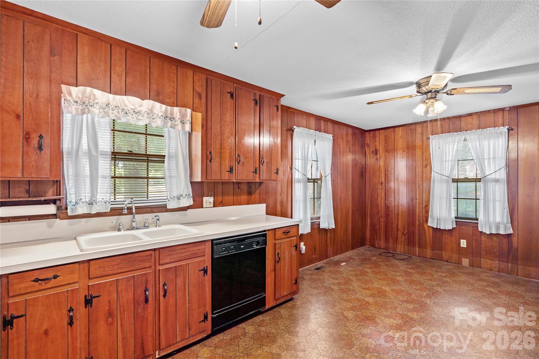 1059 Shearers Road — Mooresville