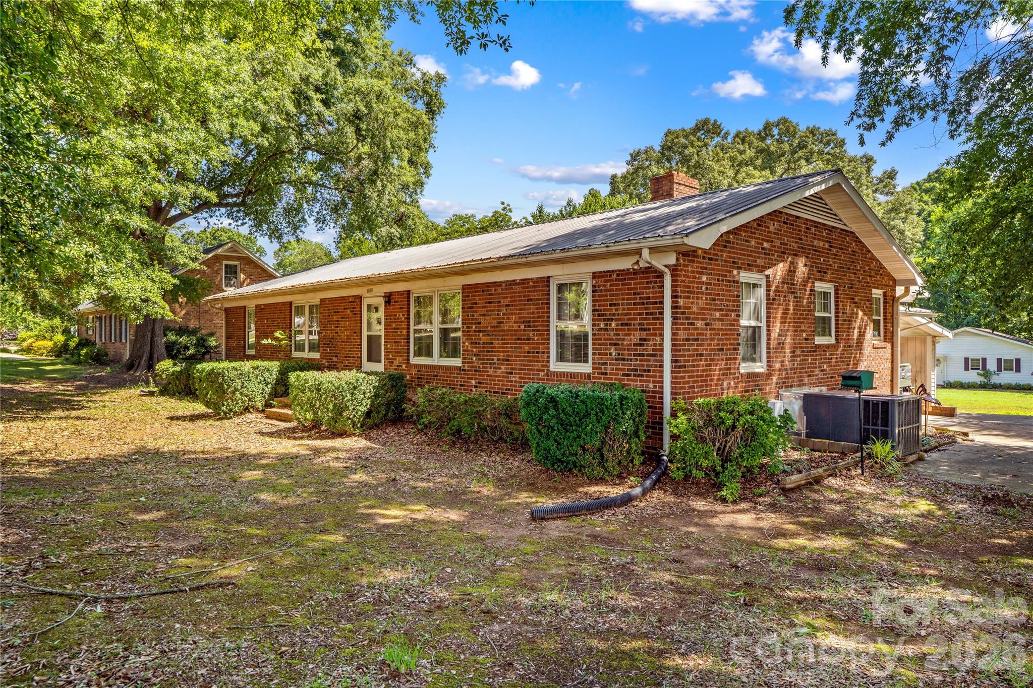 1059 Shearers Road — Mooresville