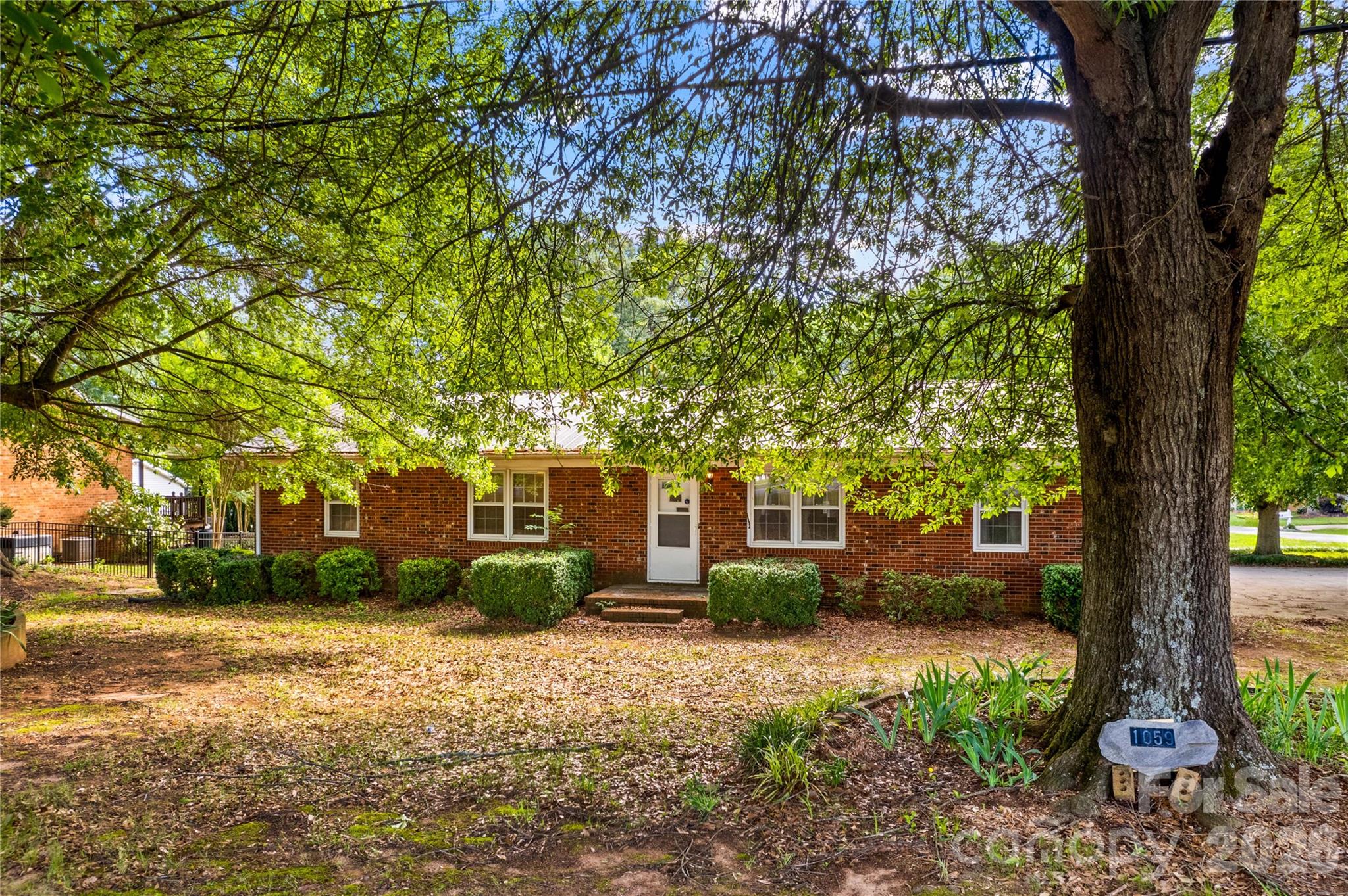 1059 Shearers Road — Mooresville