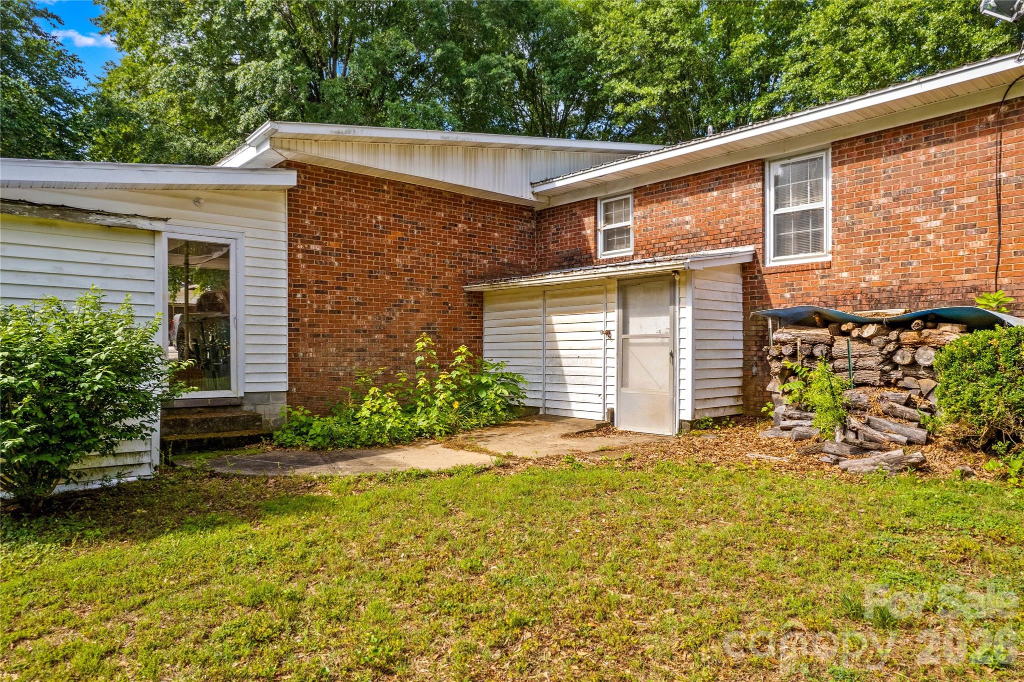1059 Shearers Road — Mooresville