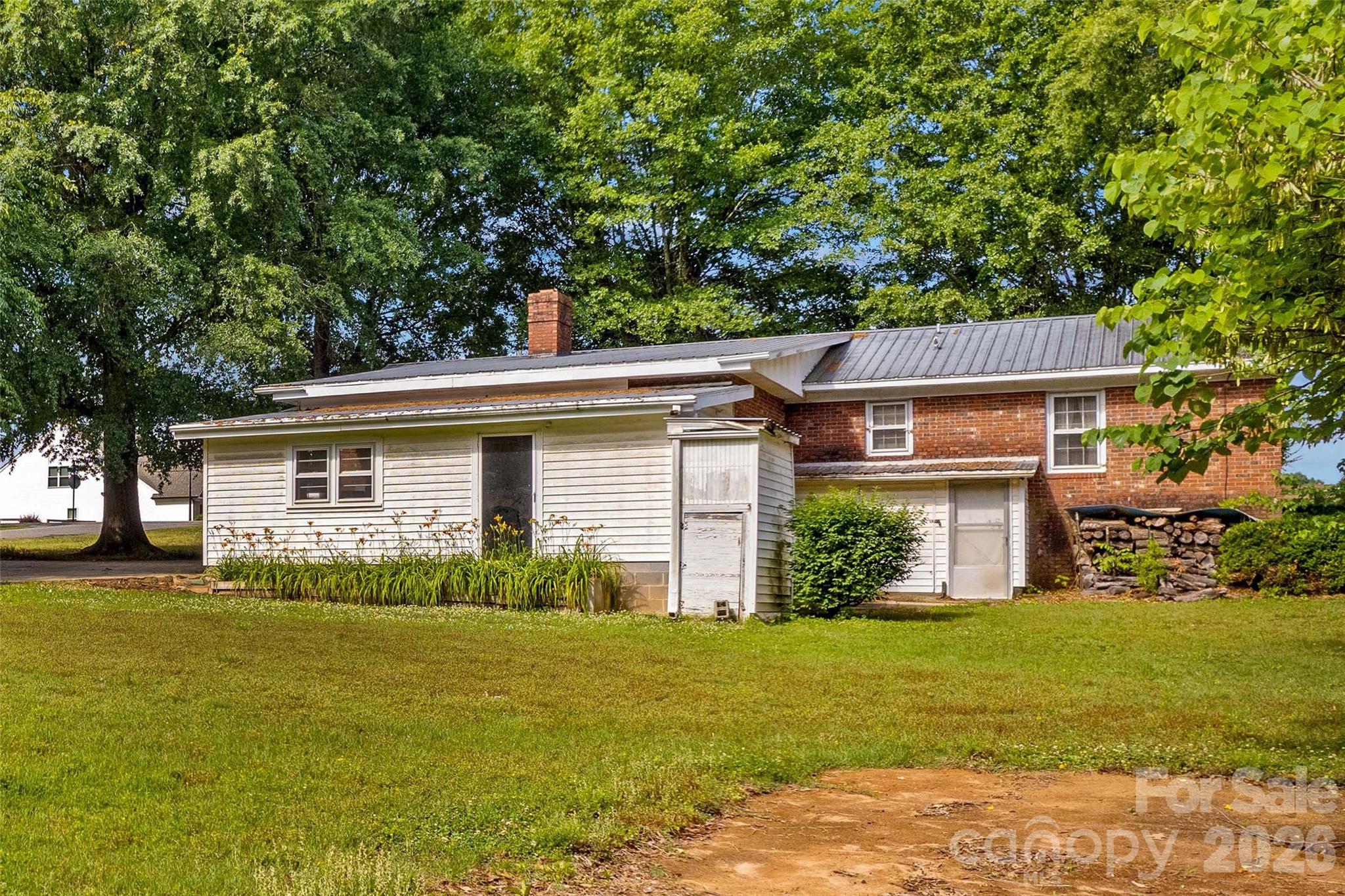 1059 Shearers Road — Mooresville