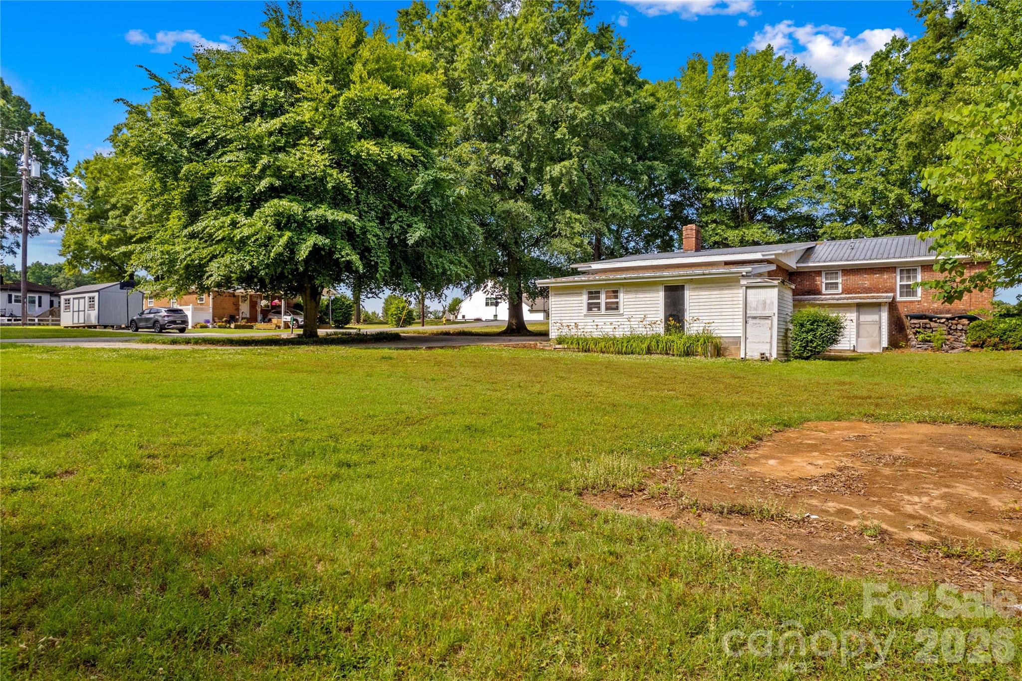 1059 Shearers Road — Mooresville