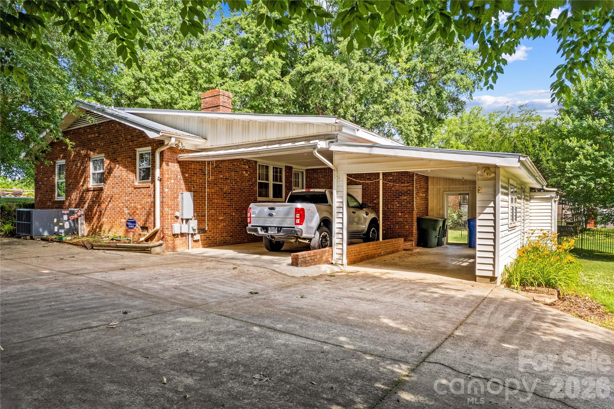 1059 Shearers Road — Mooresville