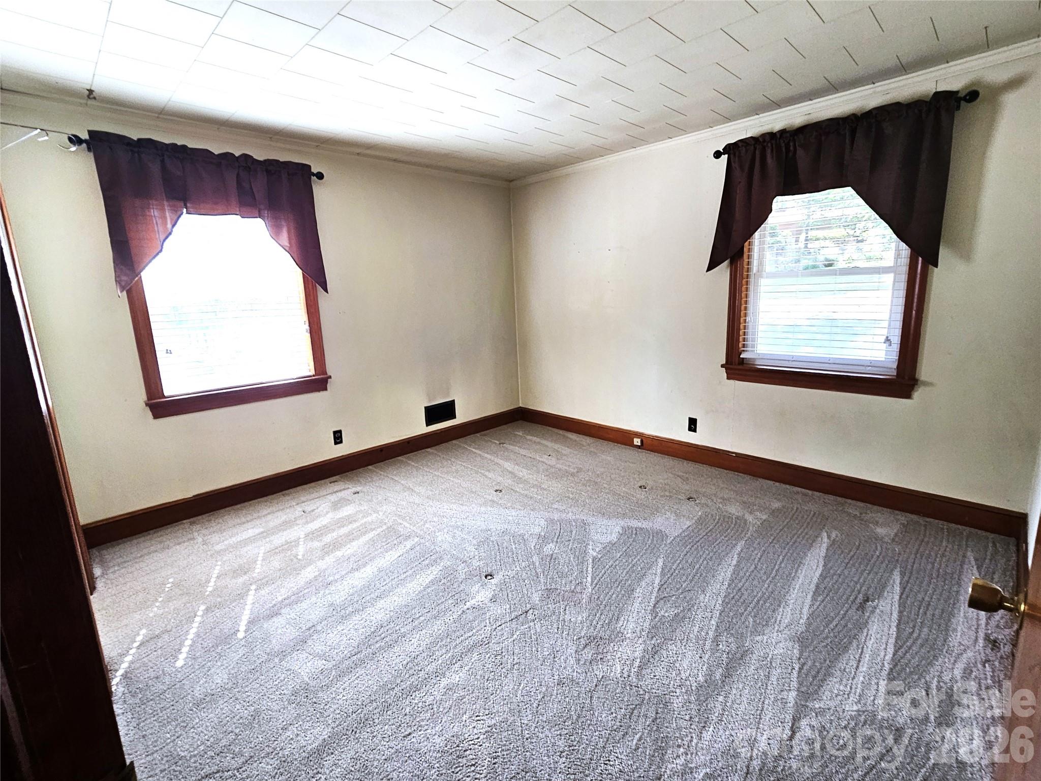 557 Goldmoor Drive NE — Concord