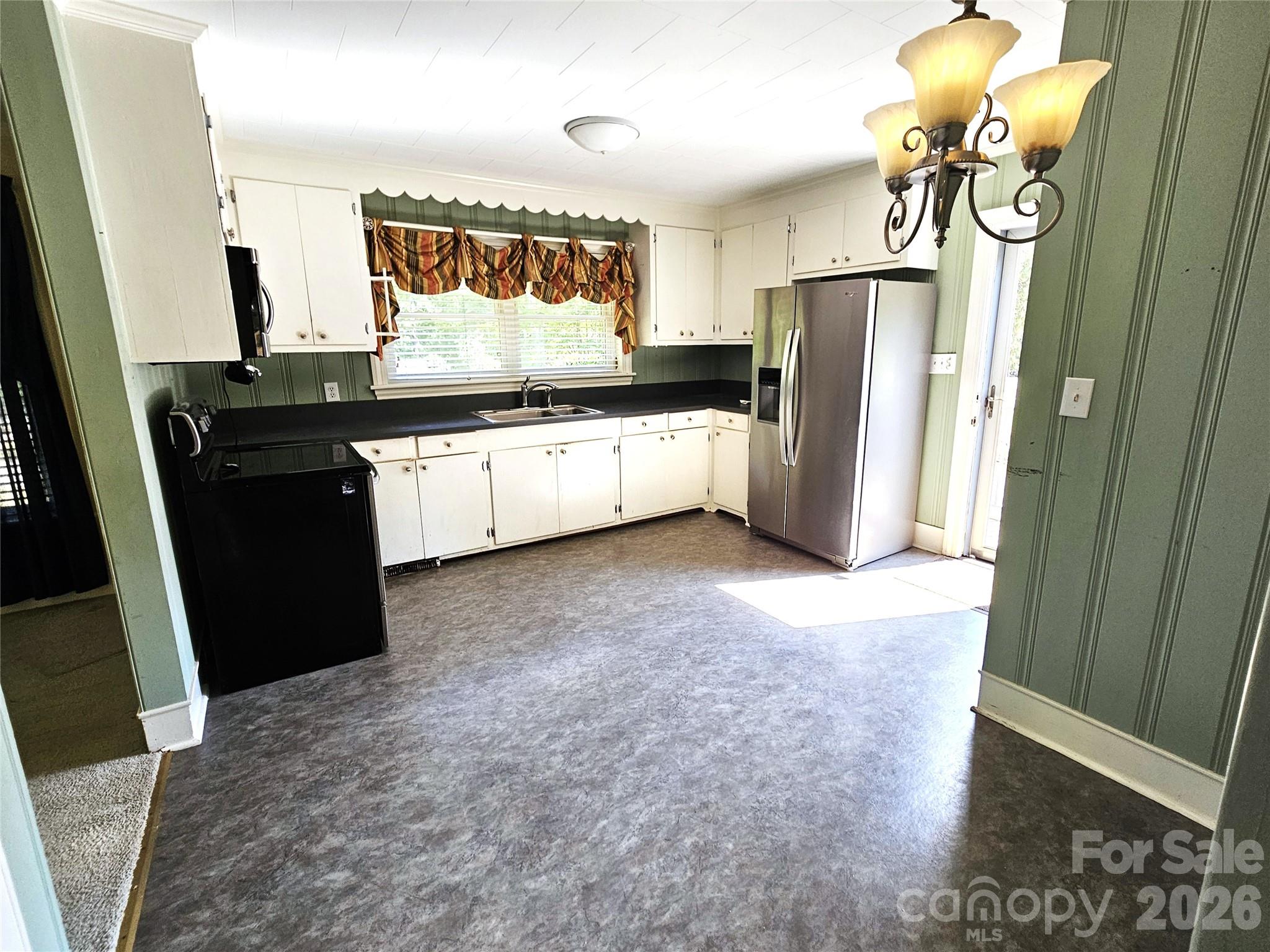 557 Goldmoor Drive NE — Concord