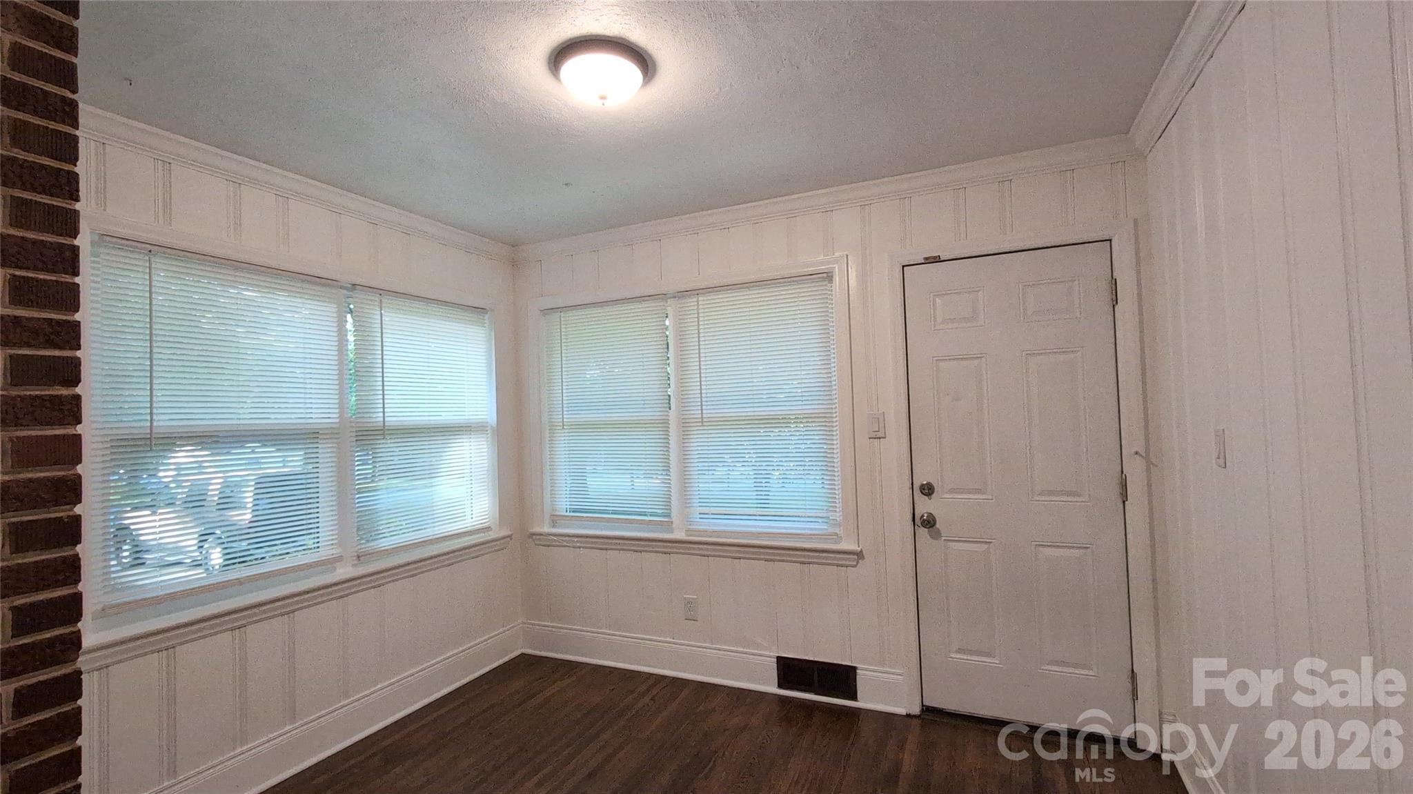 1662 Browns Avenue — Charlotte