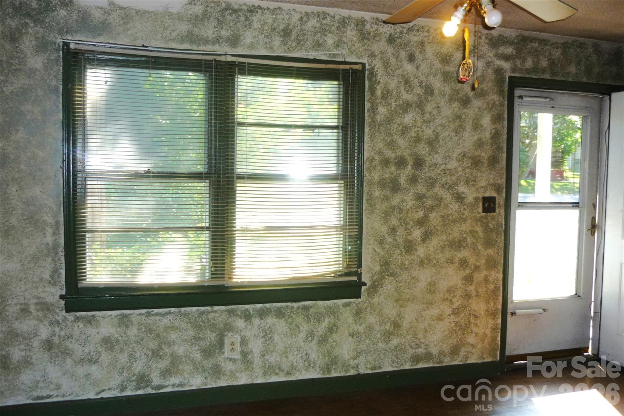 407 N Pear Street — Gastonia