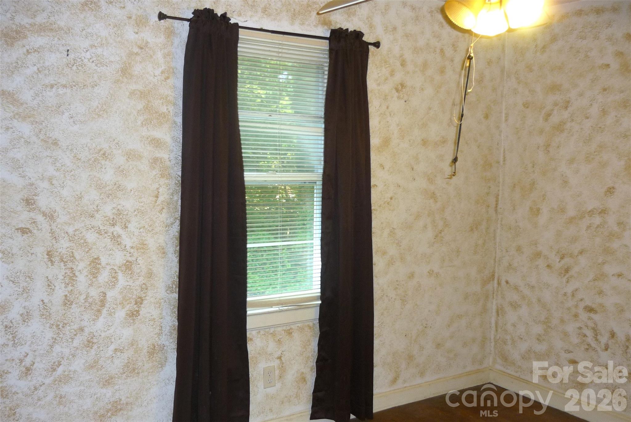 407 N Pear Street — Gastonia